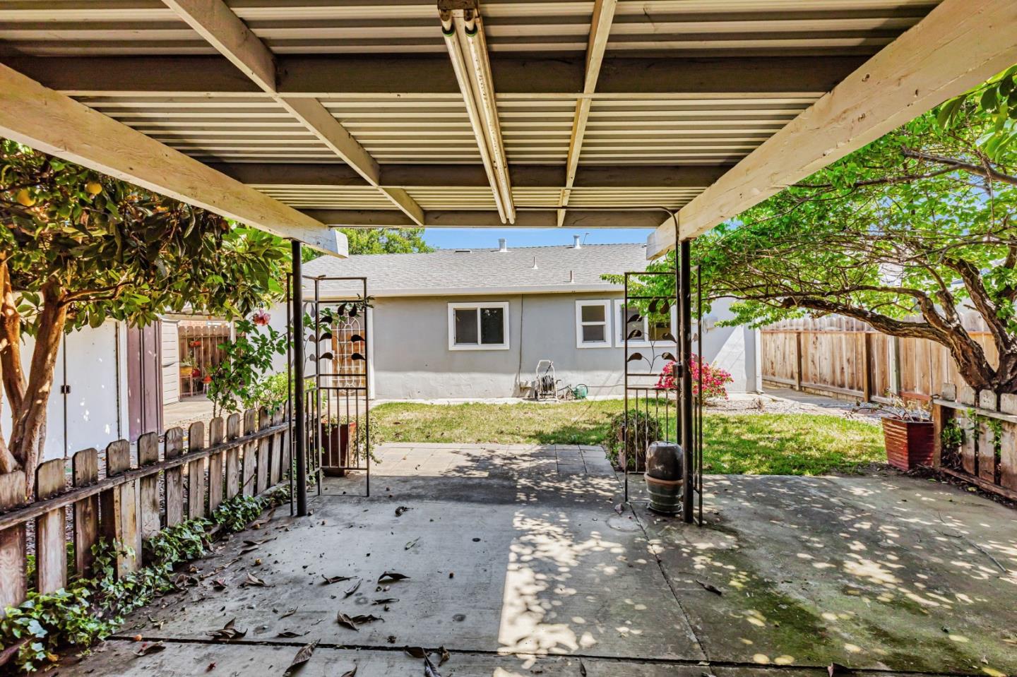 263 Maple Street
