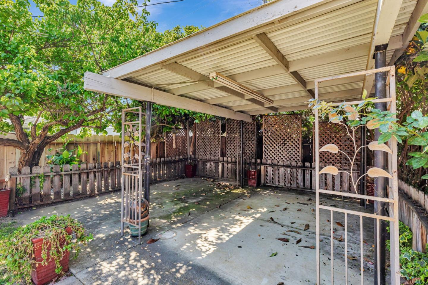 263 Maple Street