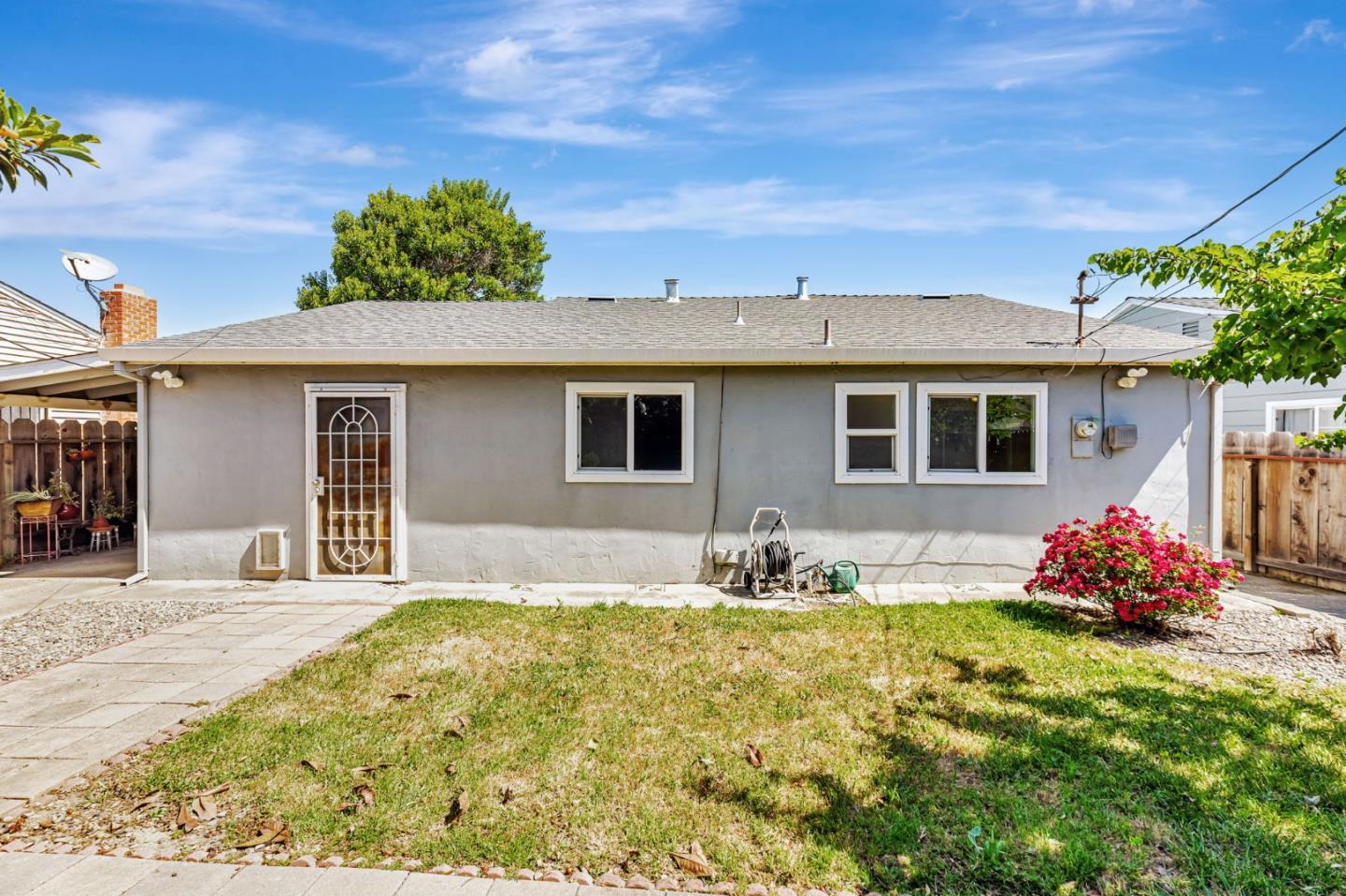 263 Maple Street