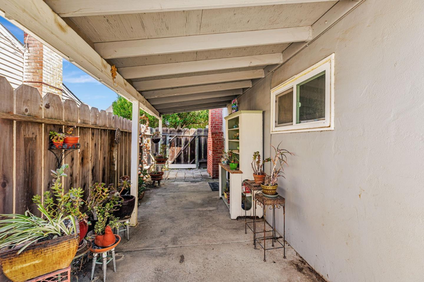 263 Maple Street