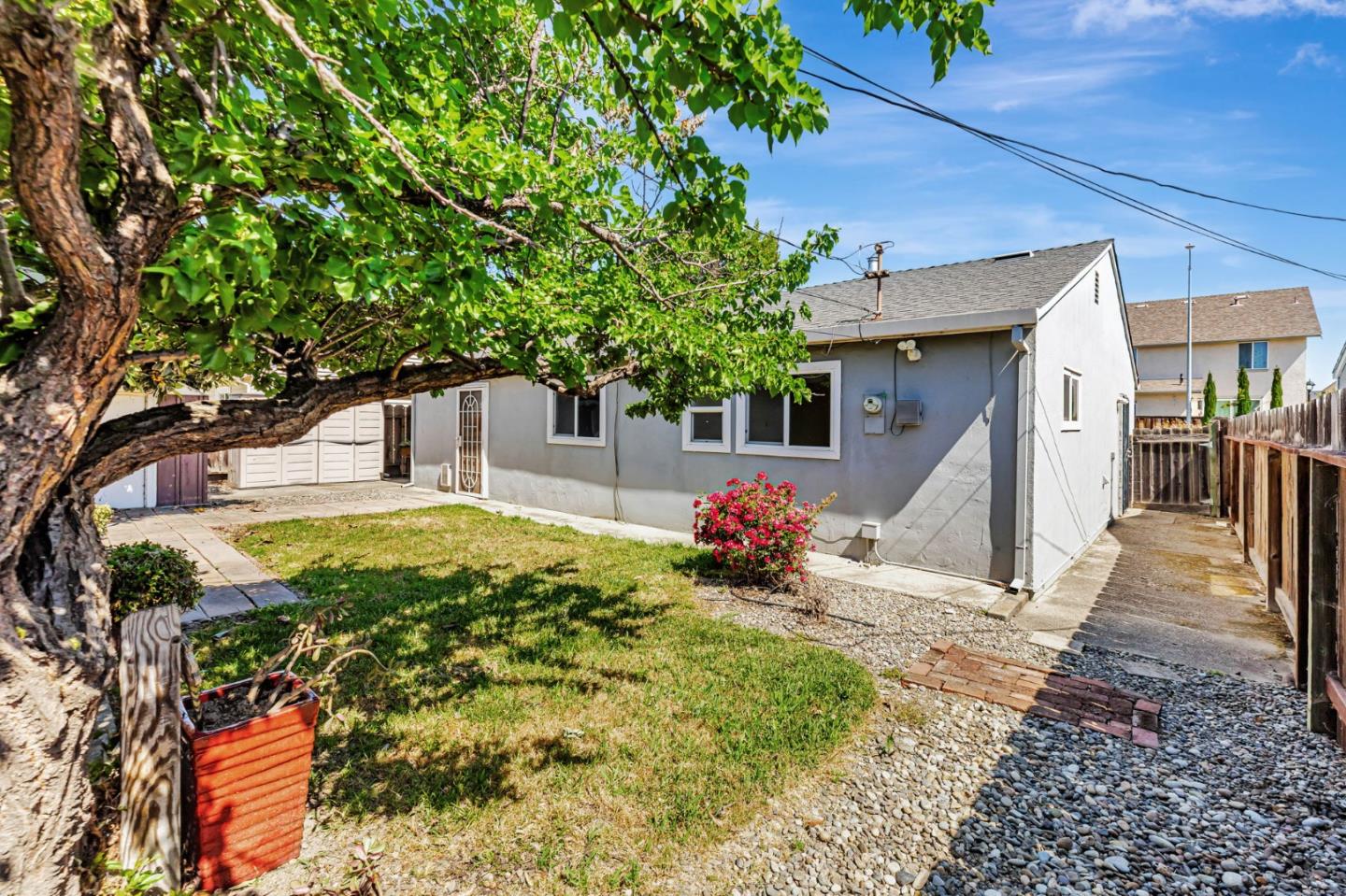 263 Maple Street