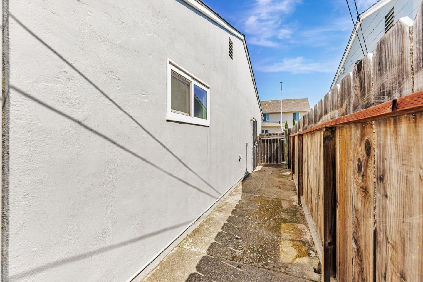 263 Maple Street