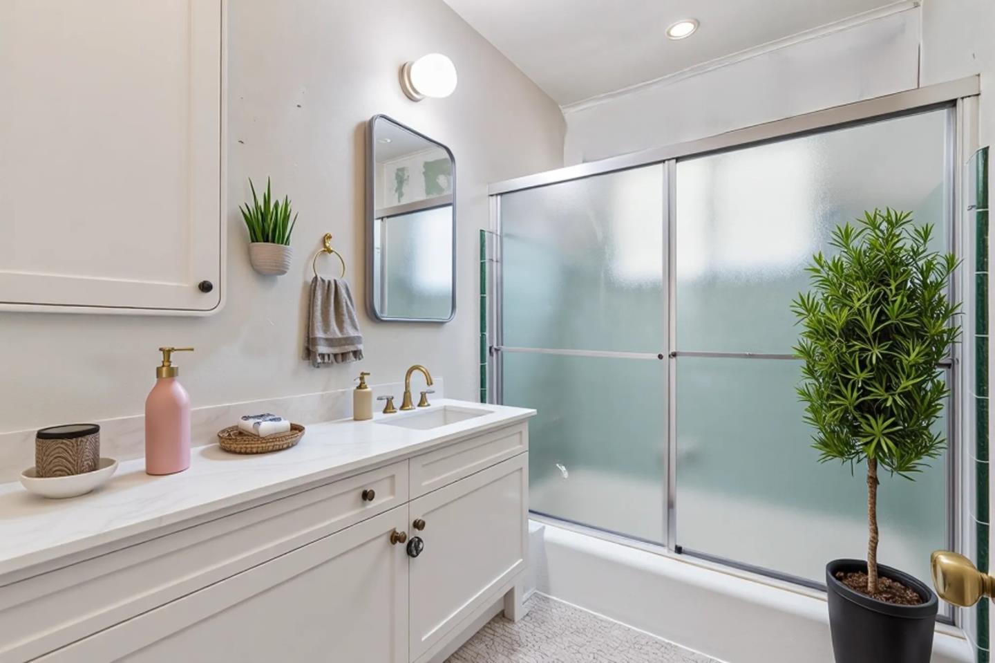 702 West Mc Kinley Avenue