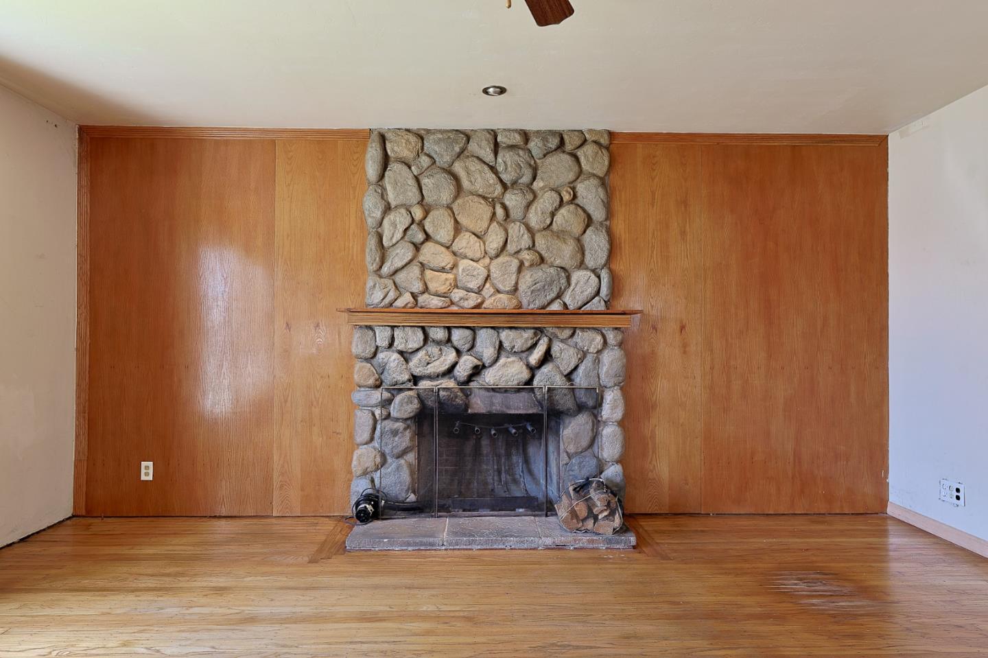 216 Crescent