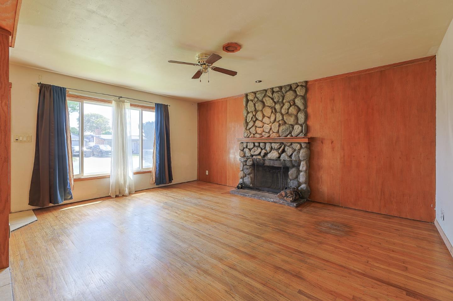 216 Crescent