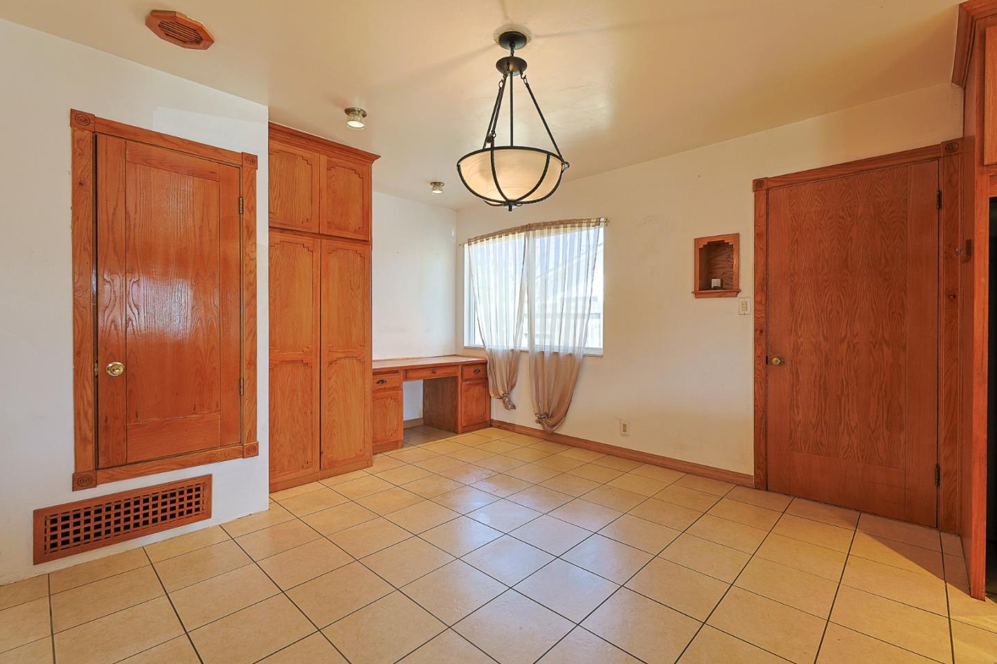 216 Crescent