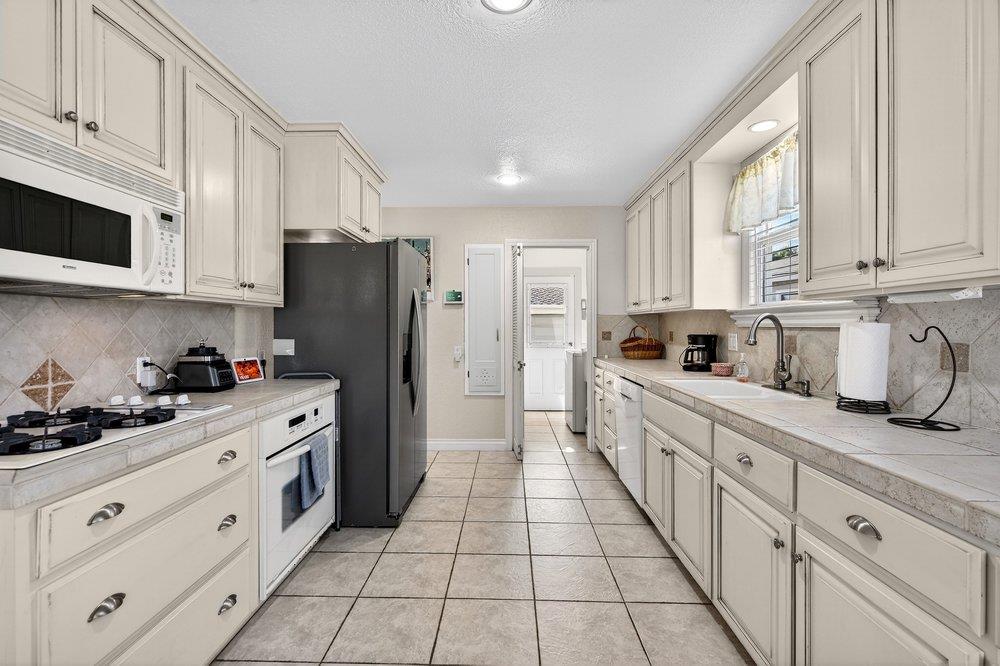 14 San Juan Drive