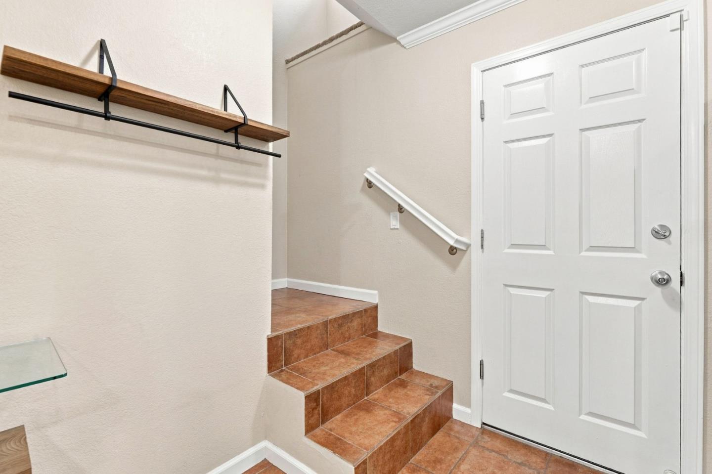 79 Knight LN