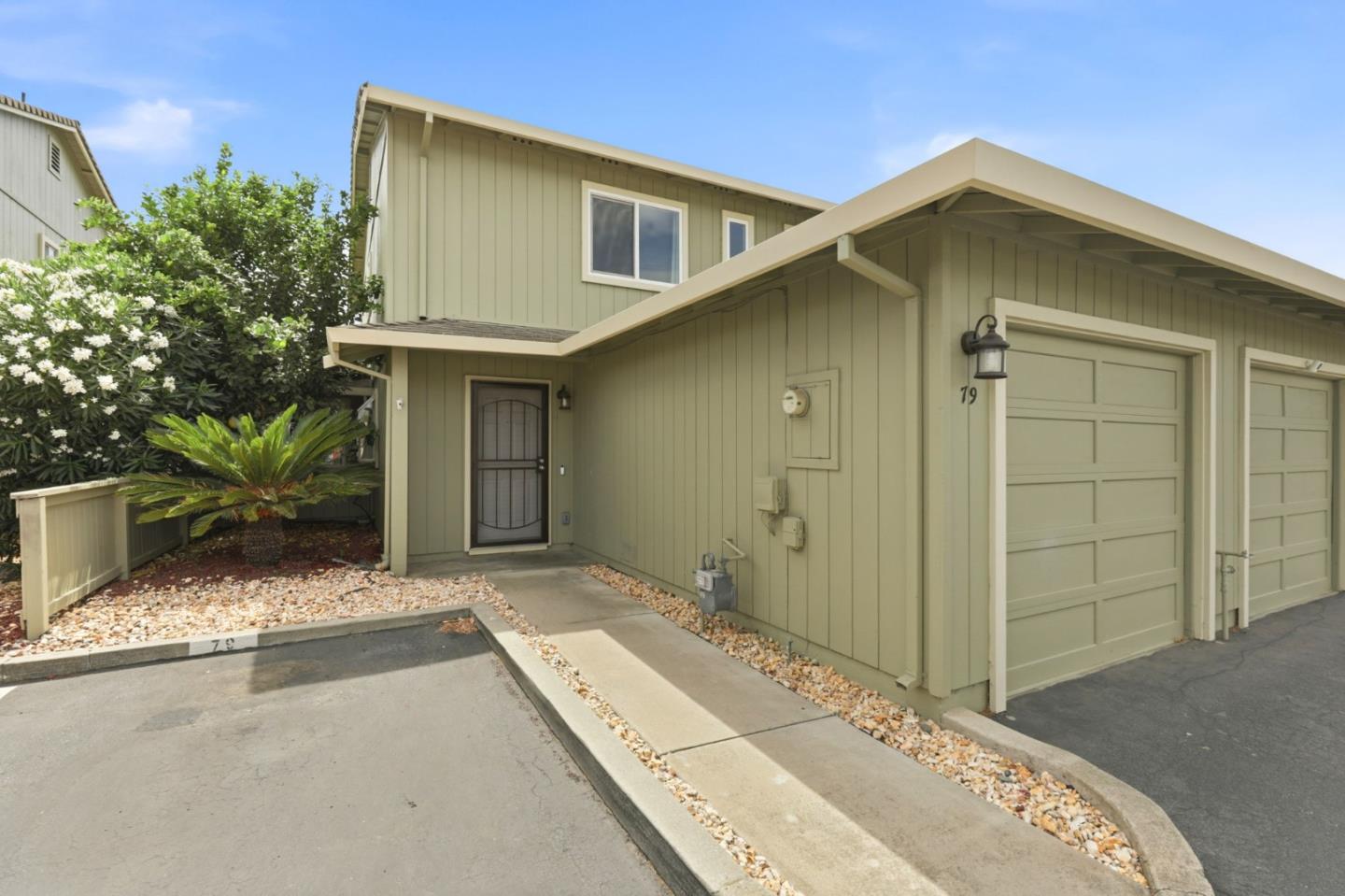 79 Knight LN