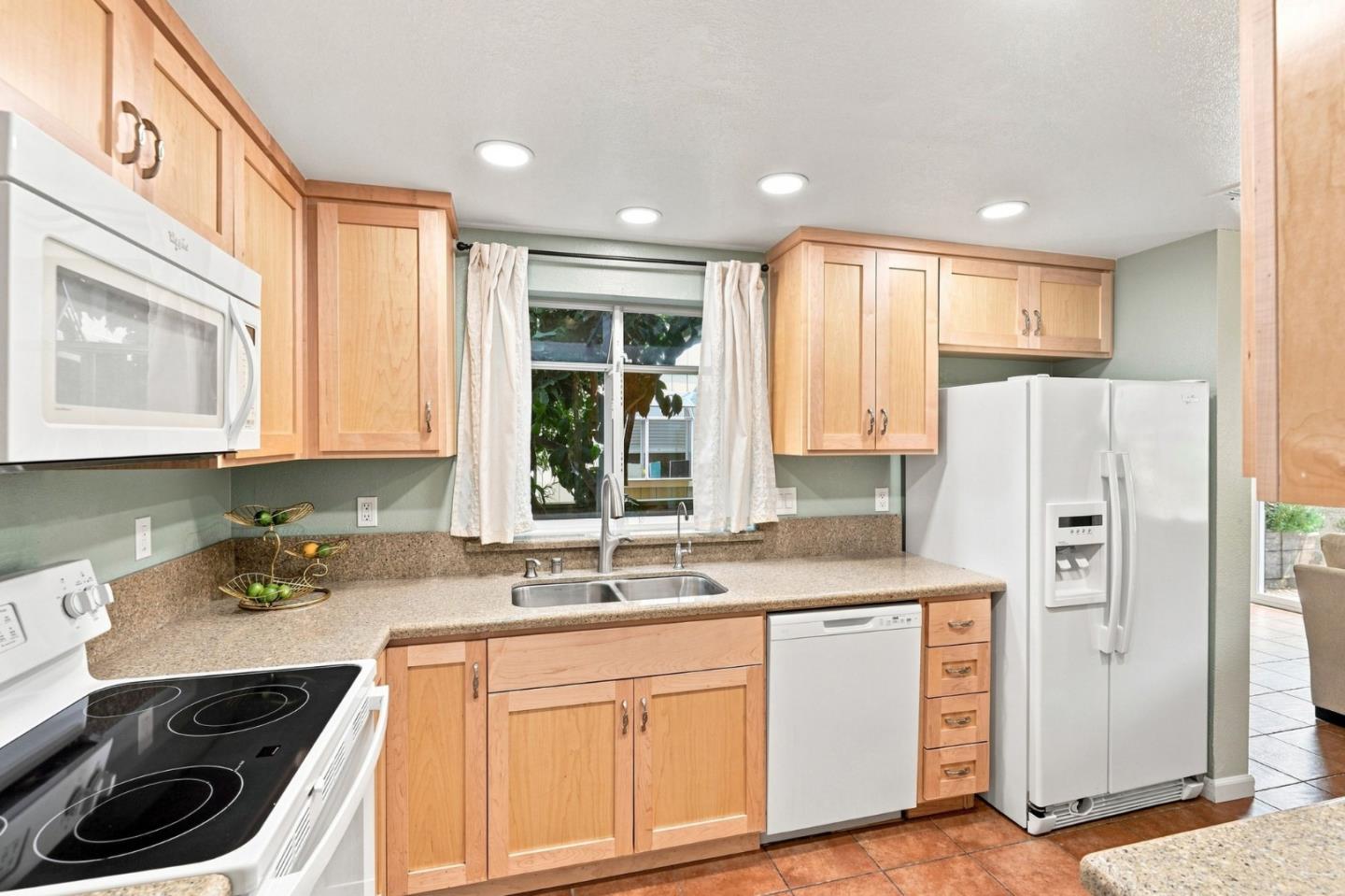 79 Knight LN