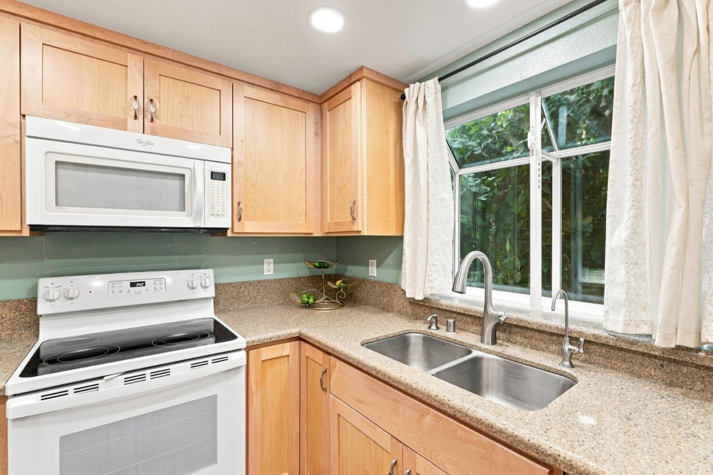 79 Knight LN
