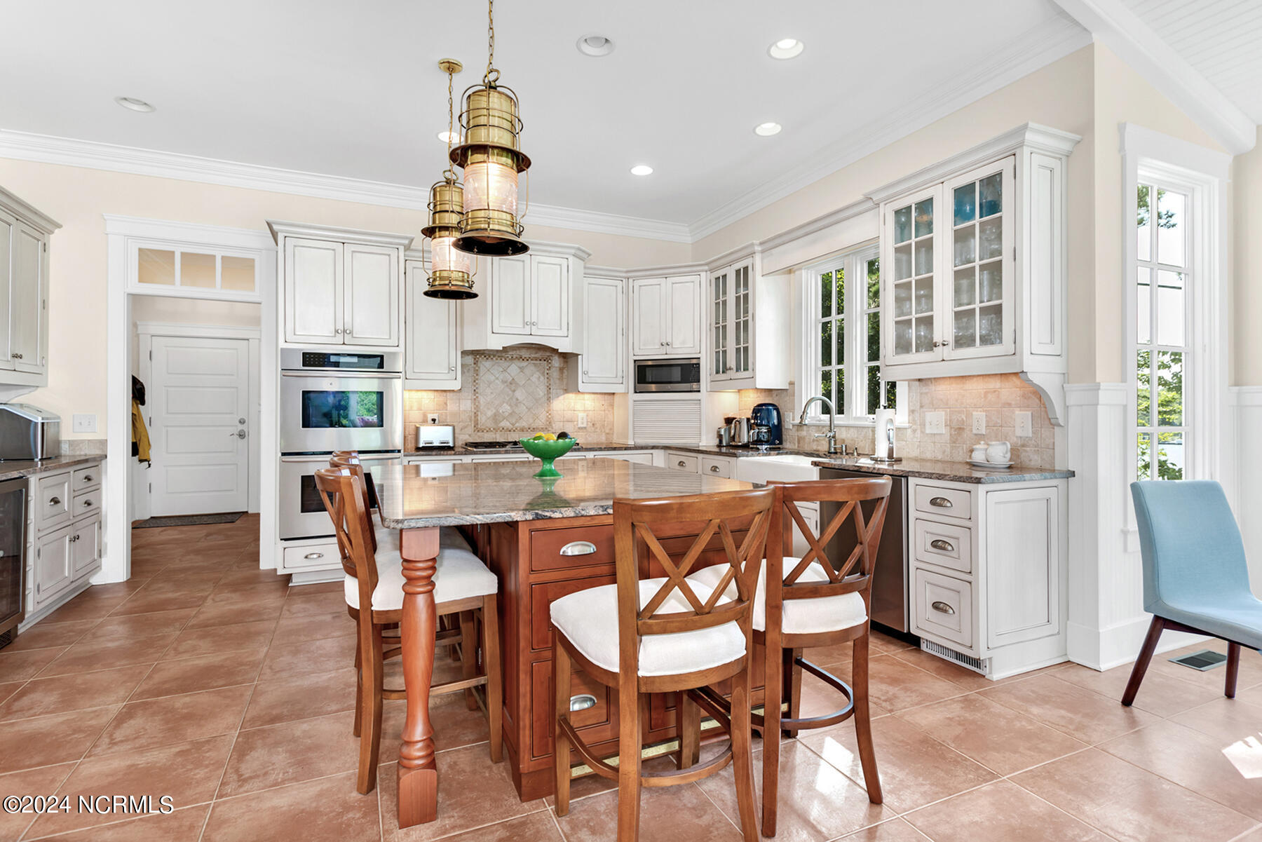 800 Shell Point Place
