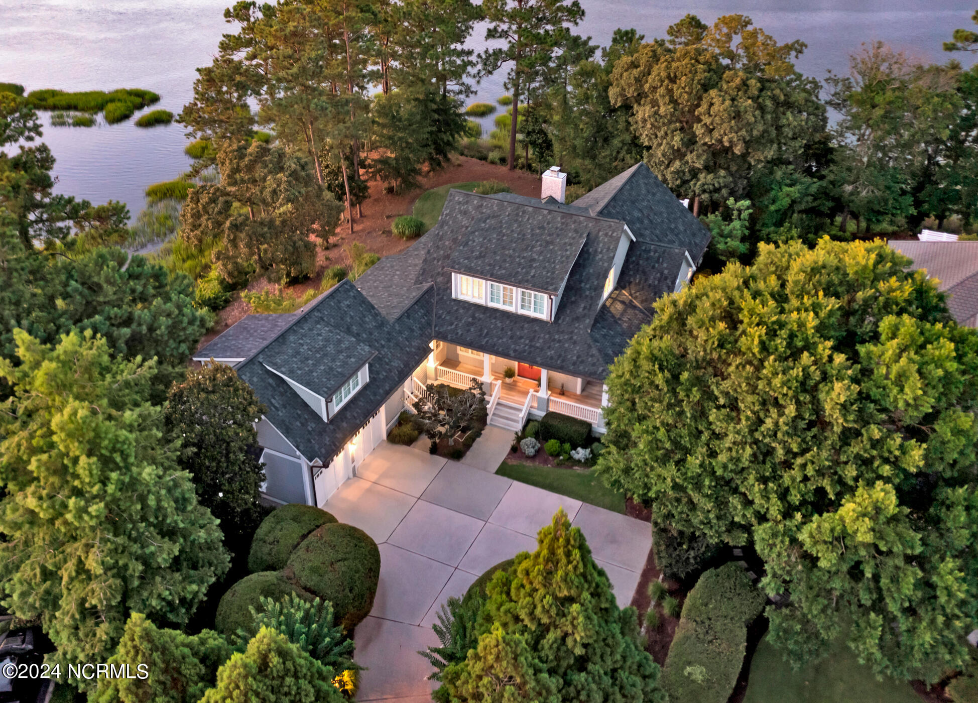 800 Shell Point Place