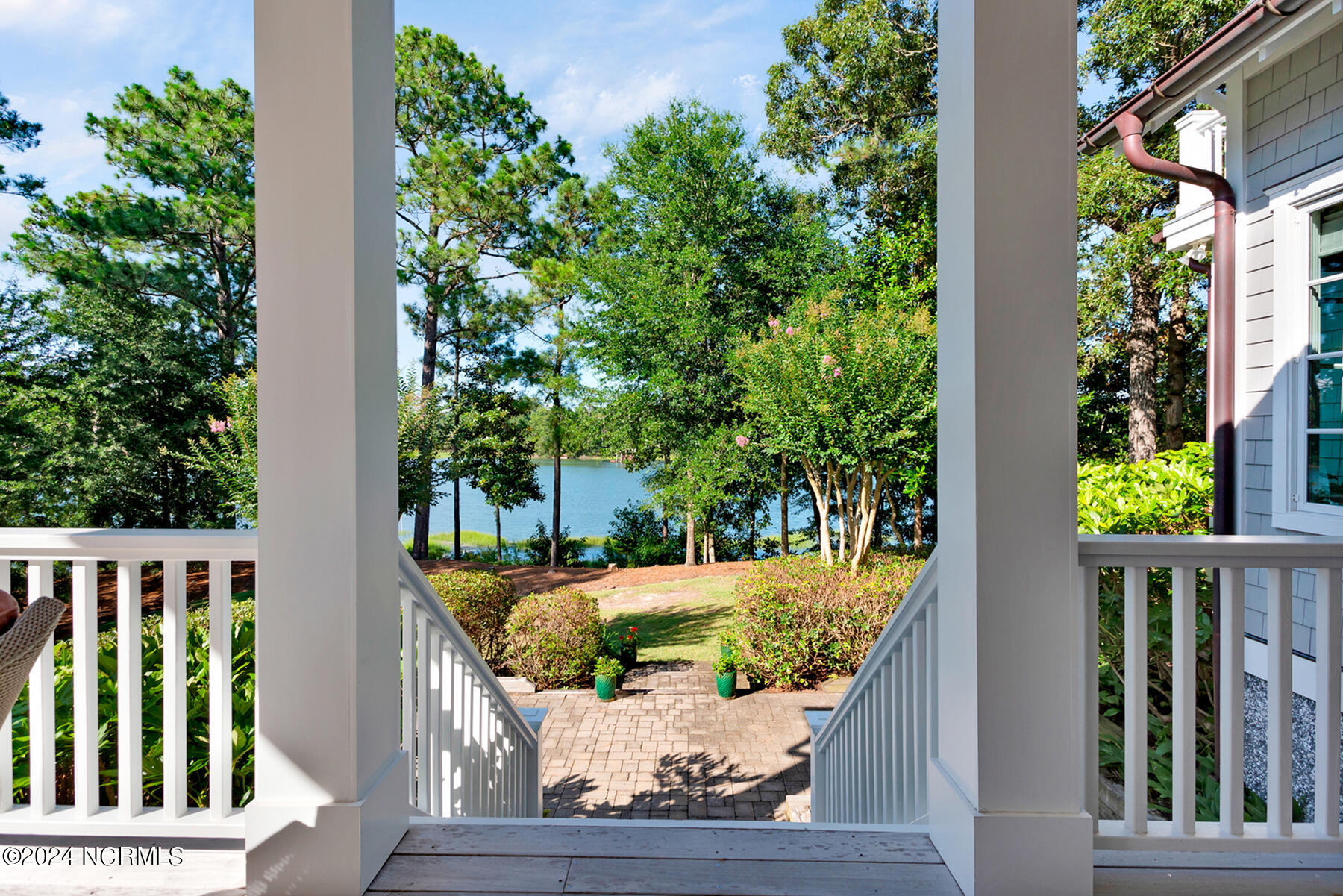 800 Shell Point Place