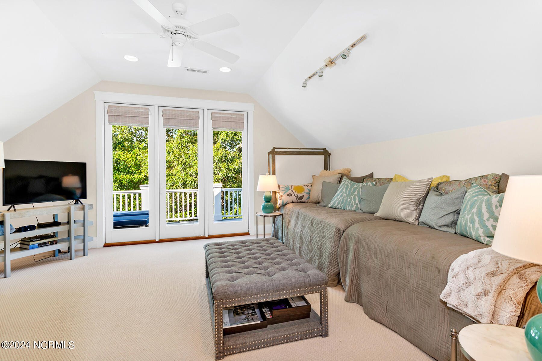 800 Shell Point Place