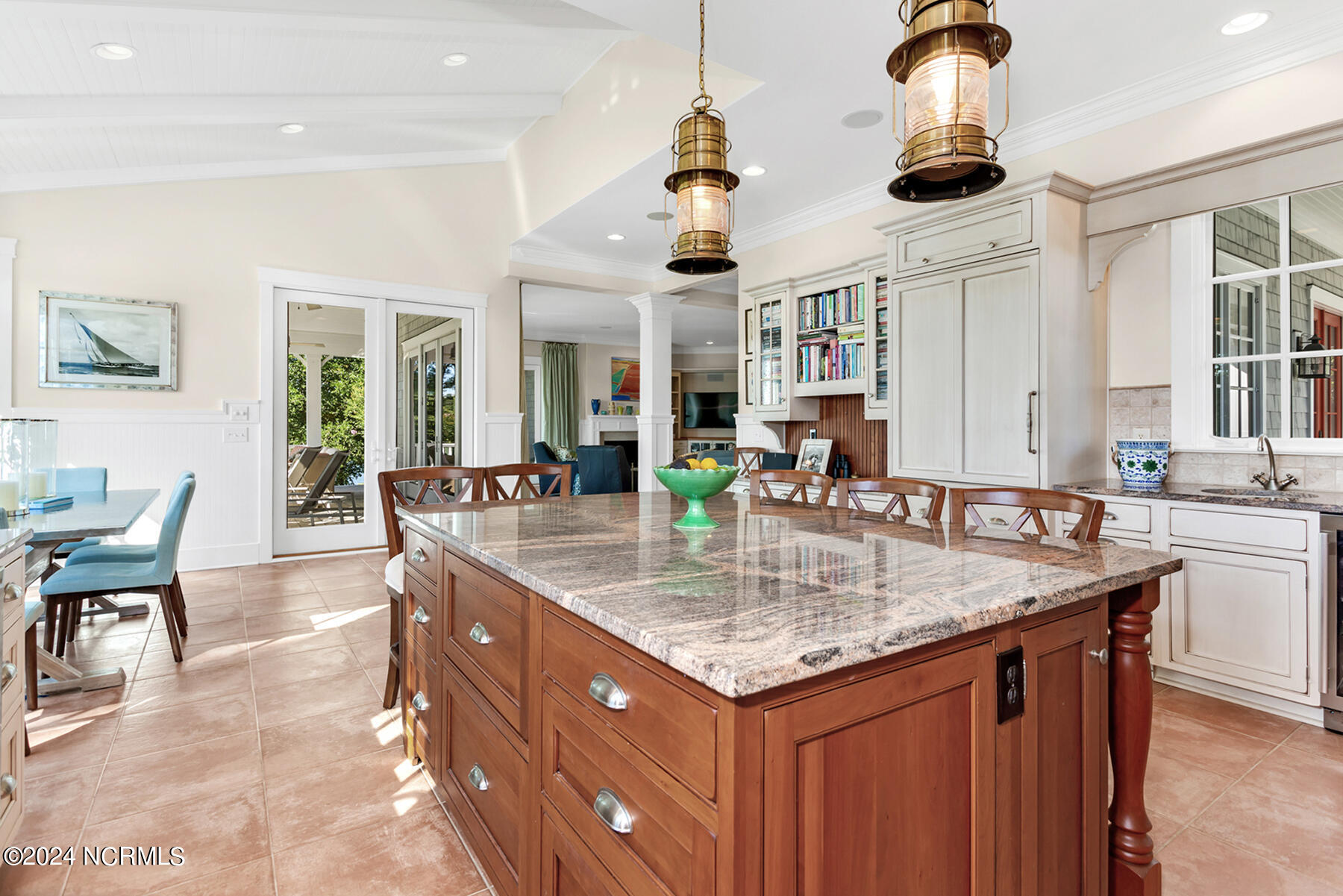 800 Shell Point Place