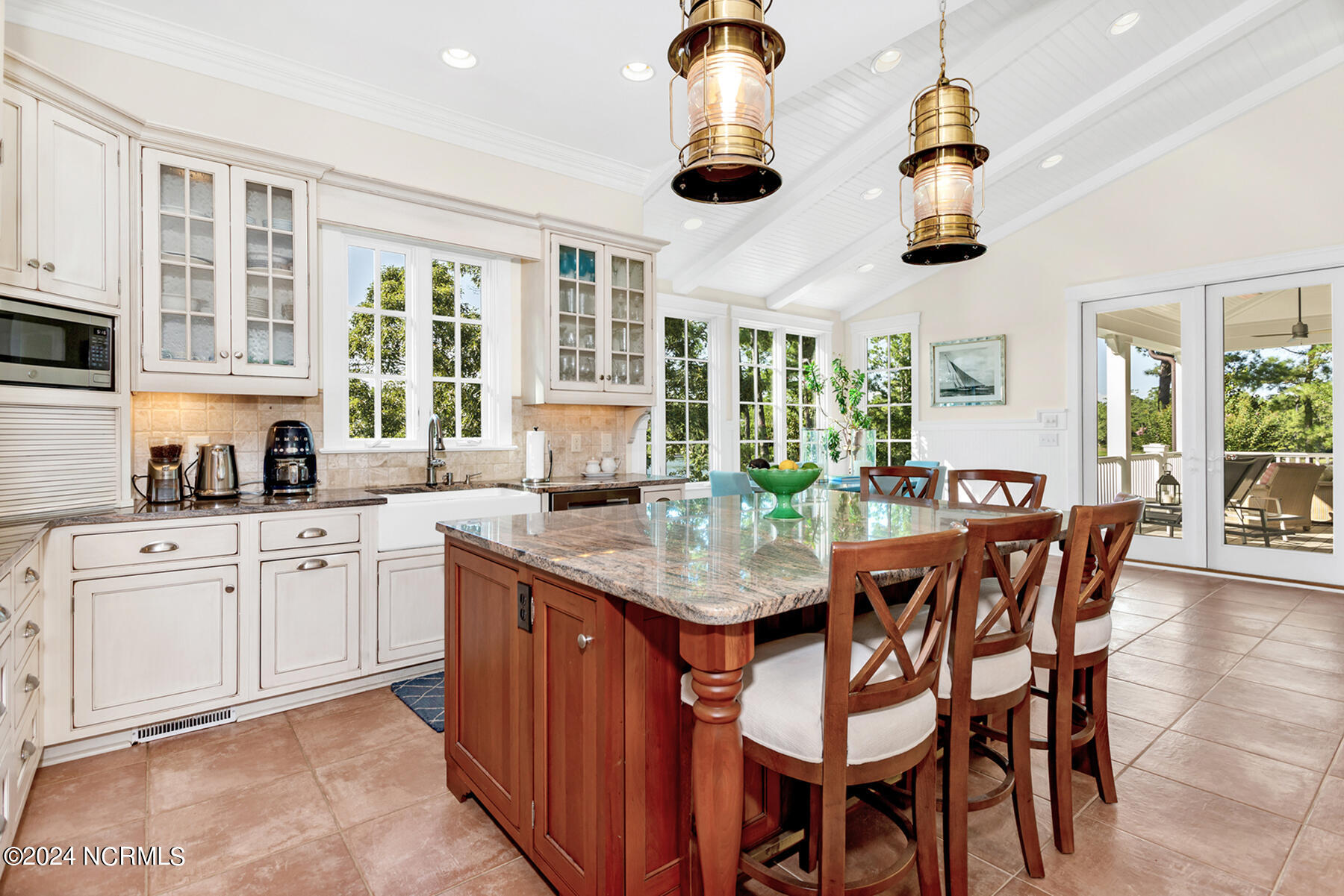 800 Shell Point Place