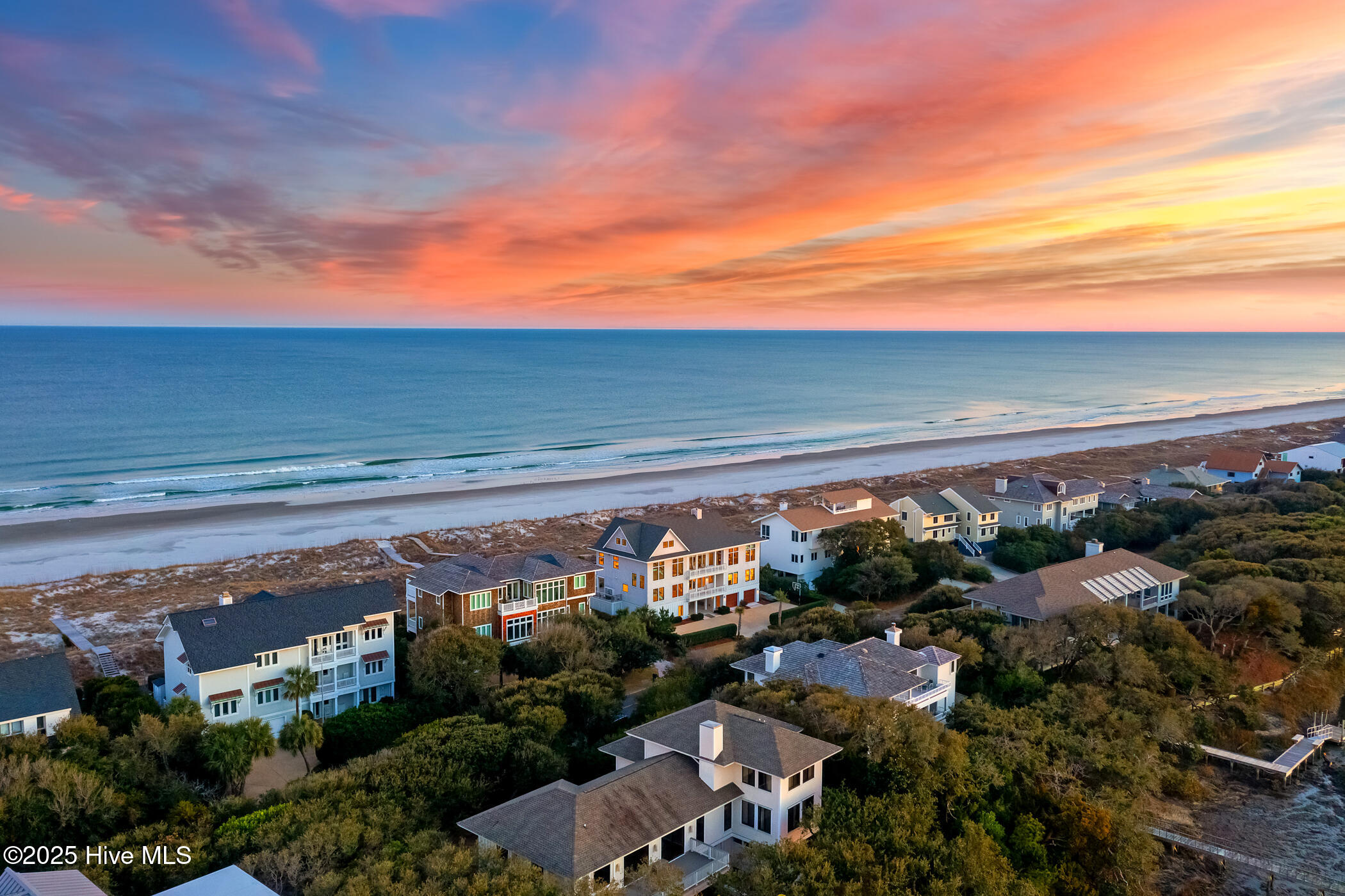 260 Beach Road N