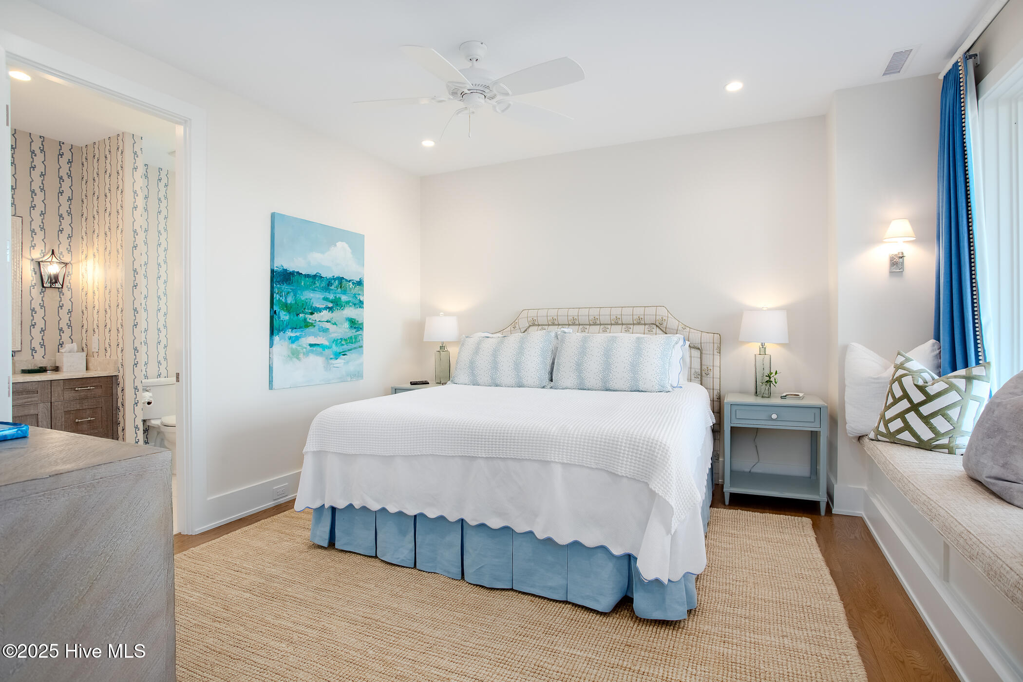 260 Beach Road N