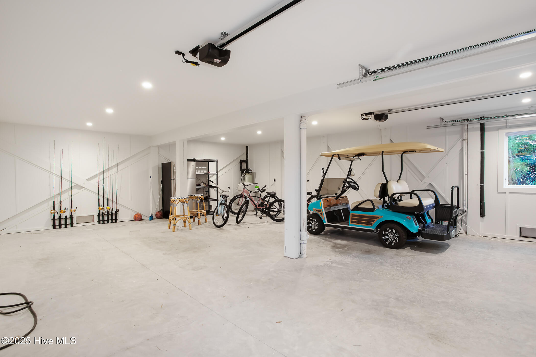 260 Beach Road N