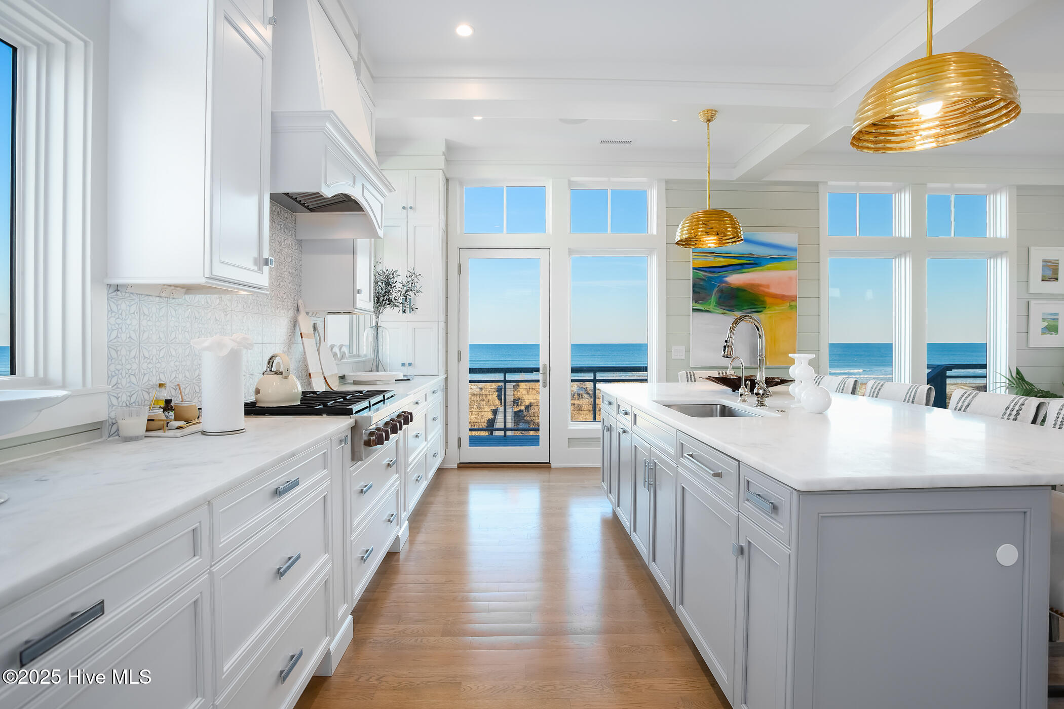 260 Beach Road N