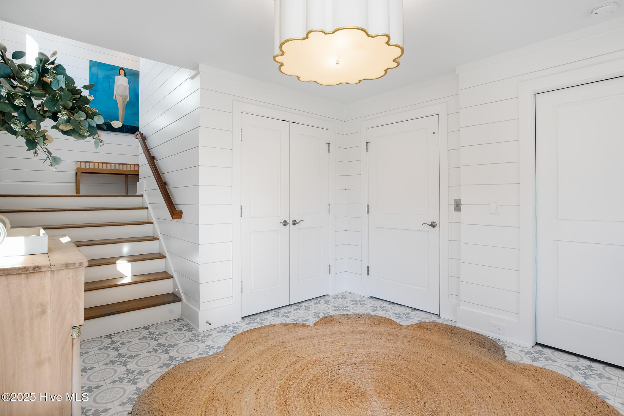 260 Beach Road N