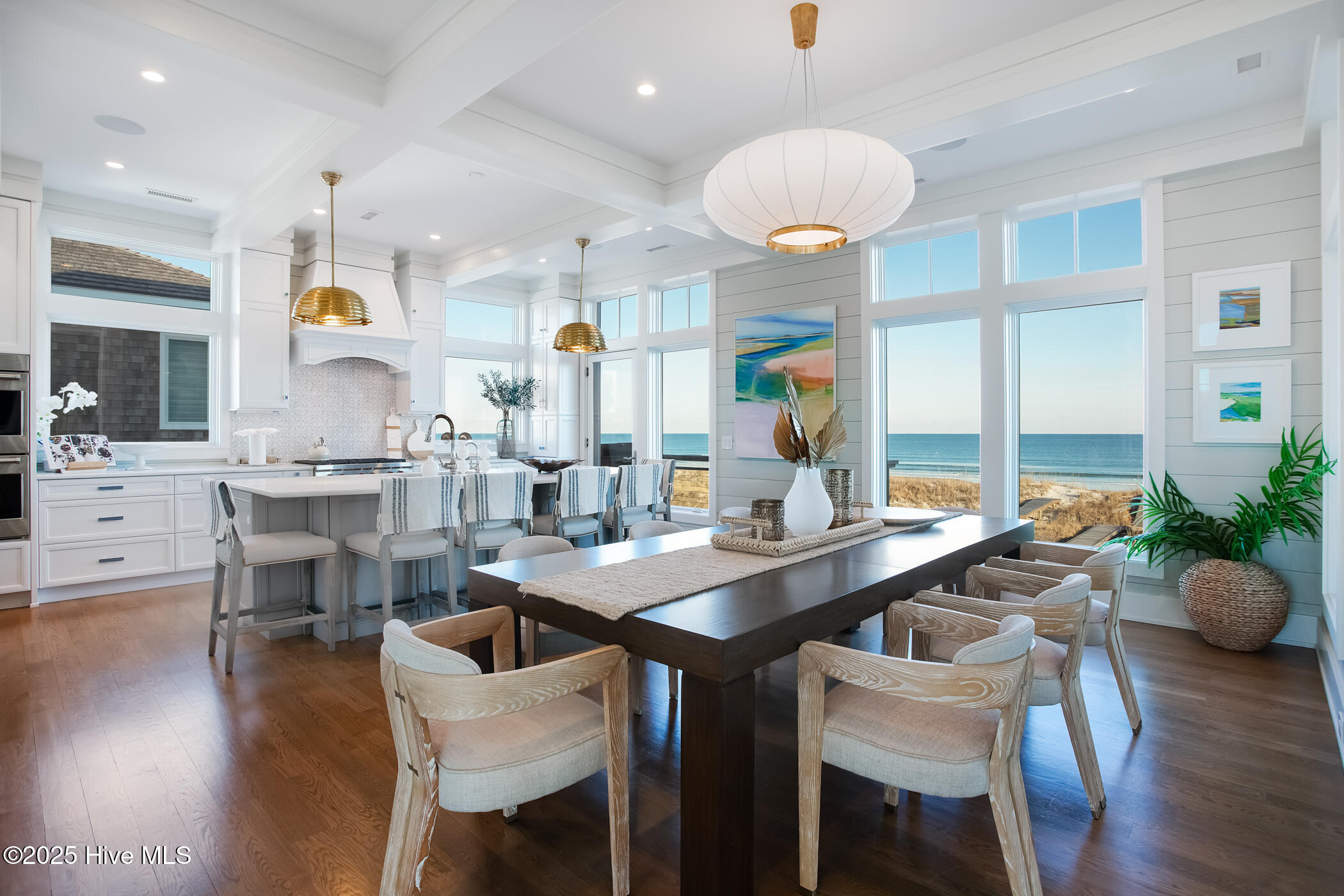 260 Beach Road N