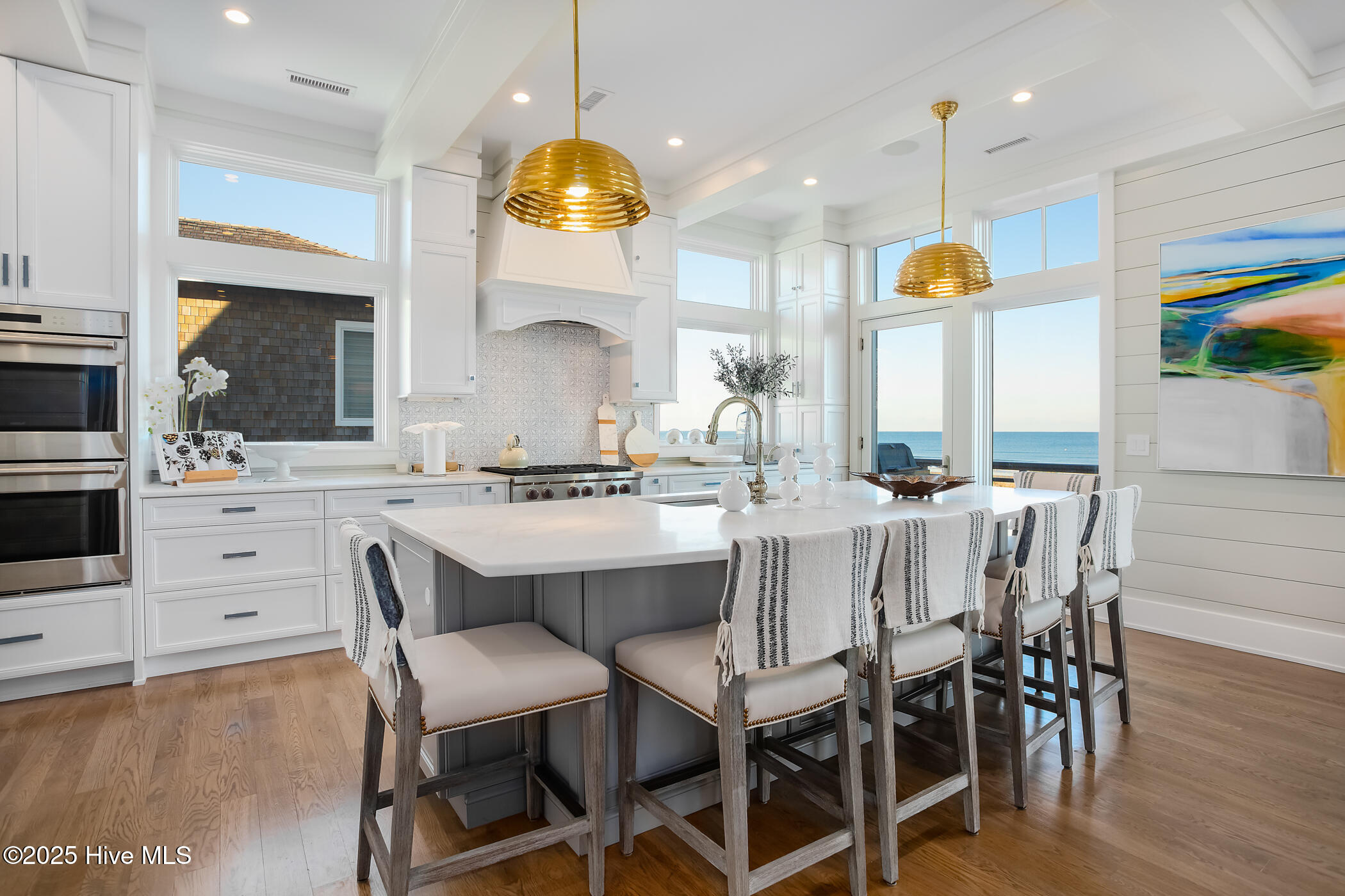 260 Beach Road N