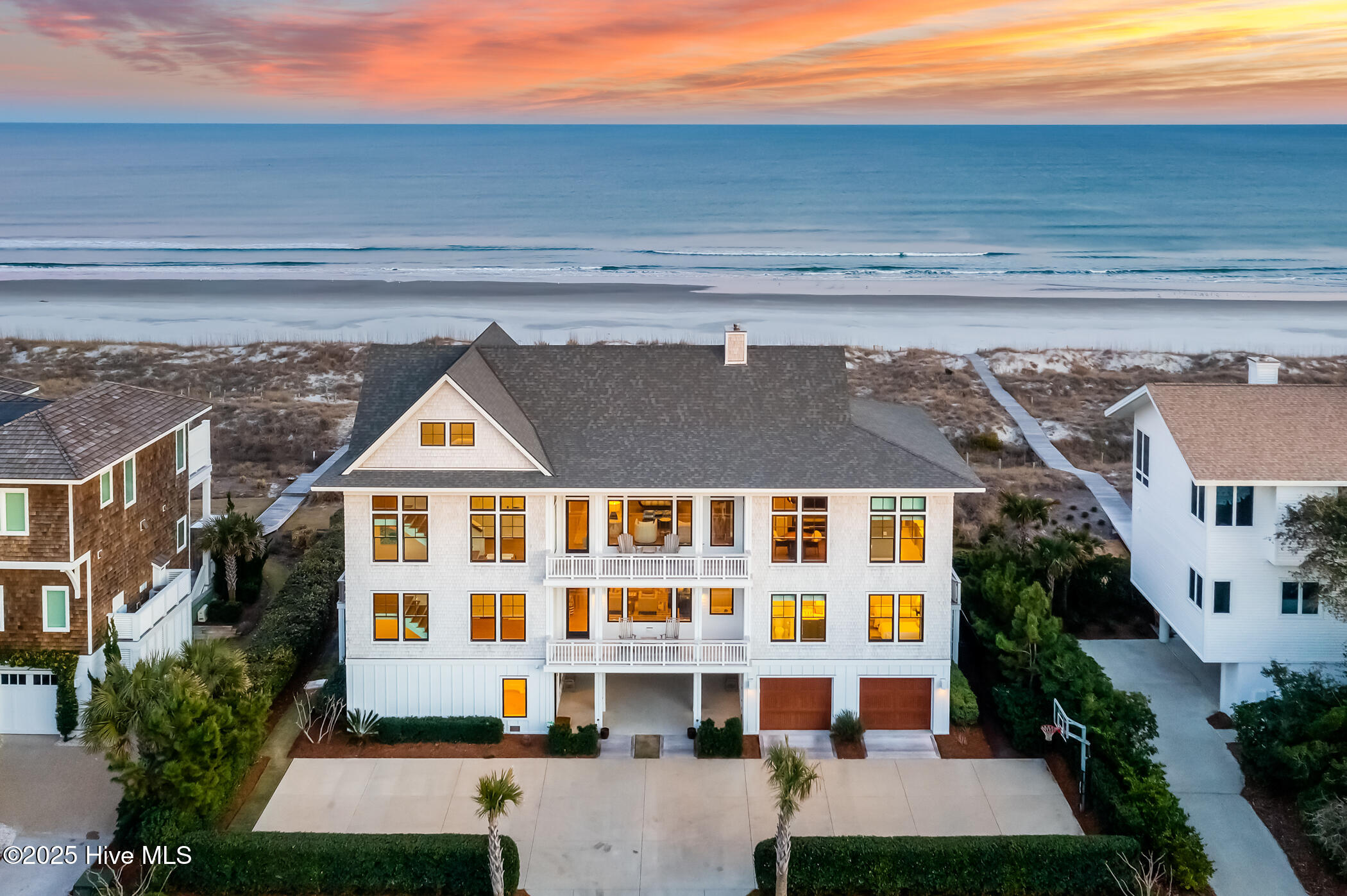 260 Beach Road N