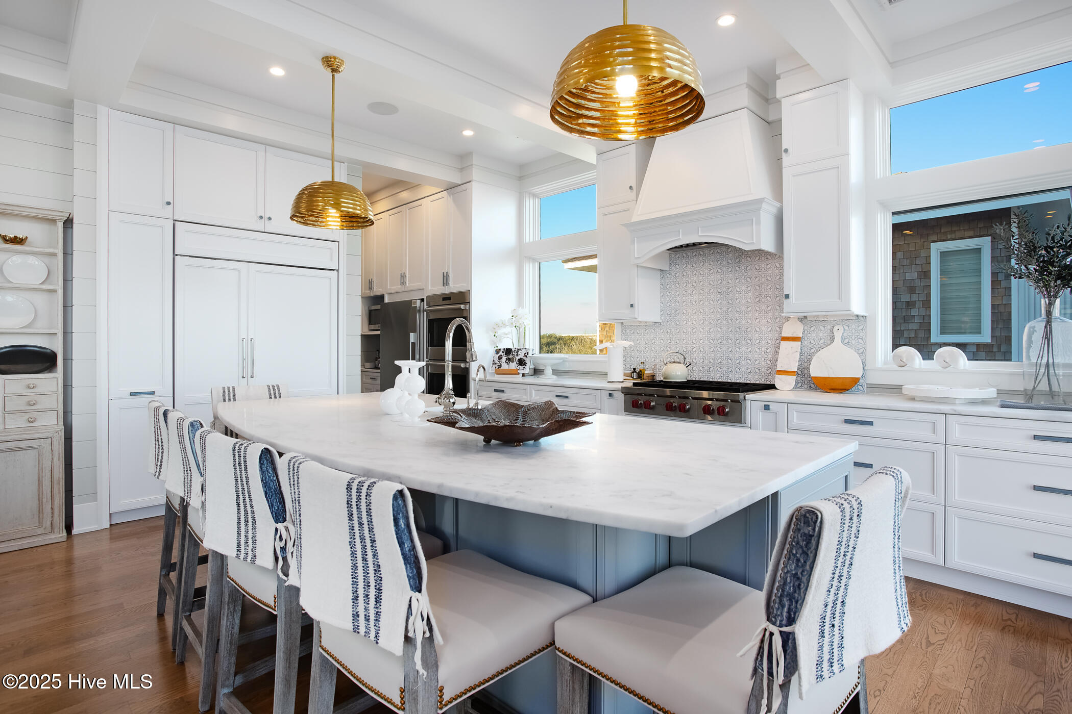 260 Beach Road N