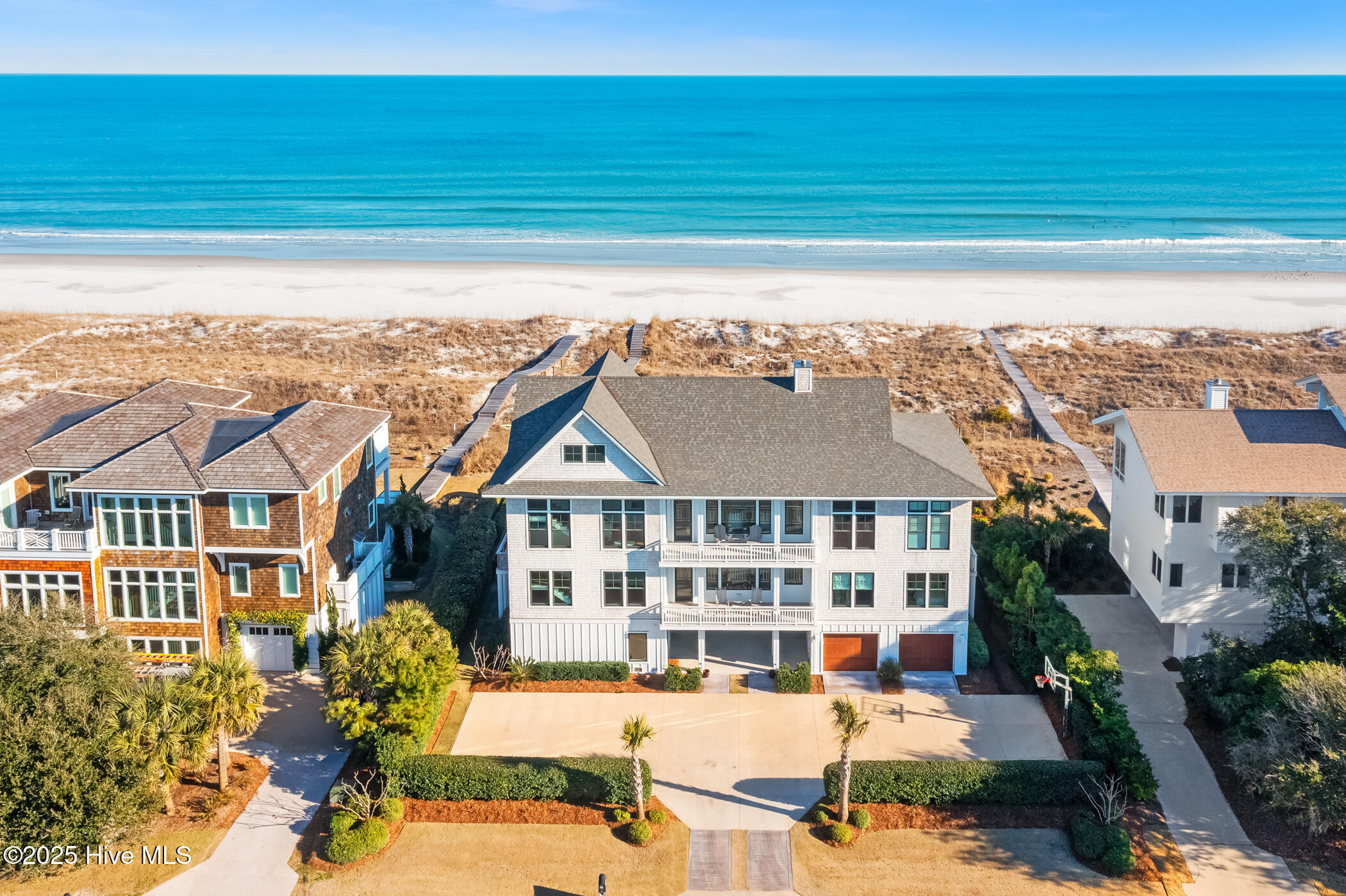 260 Beach Road N