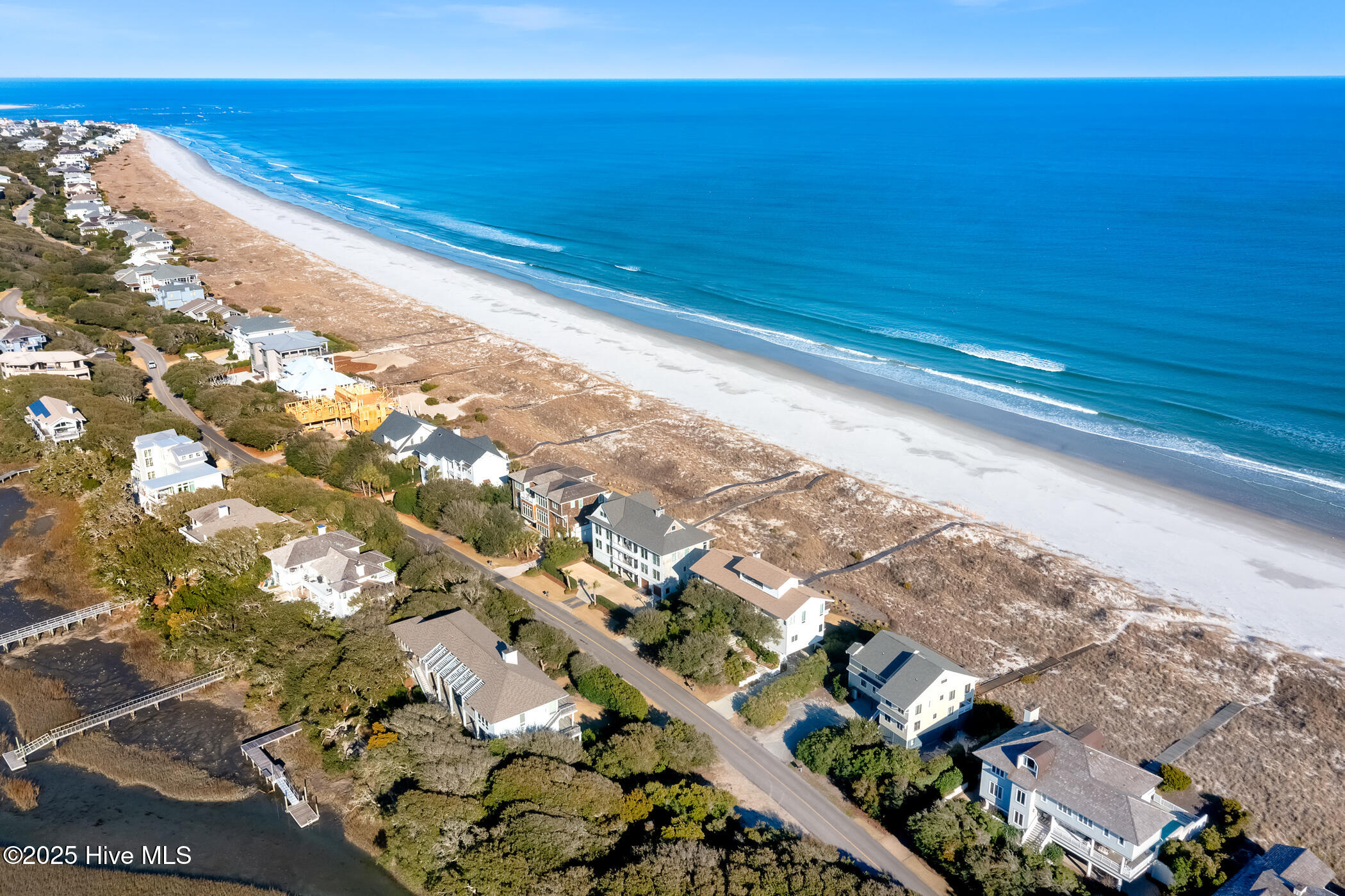 260 Beach Road N