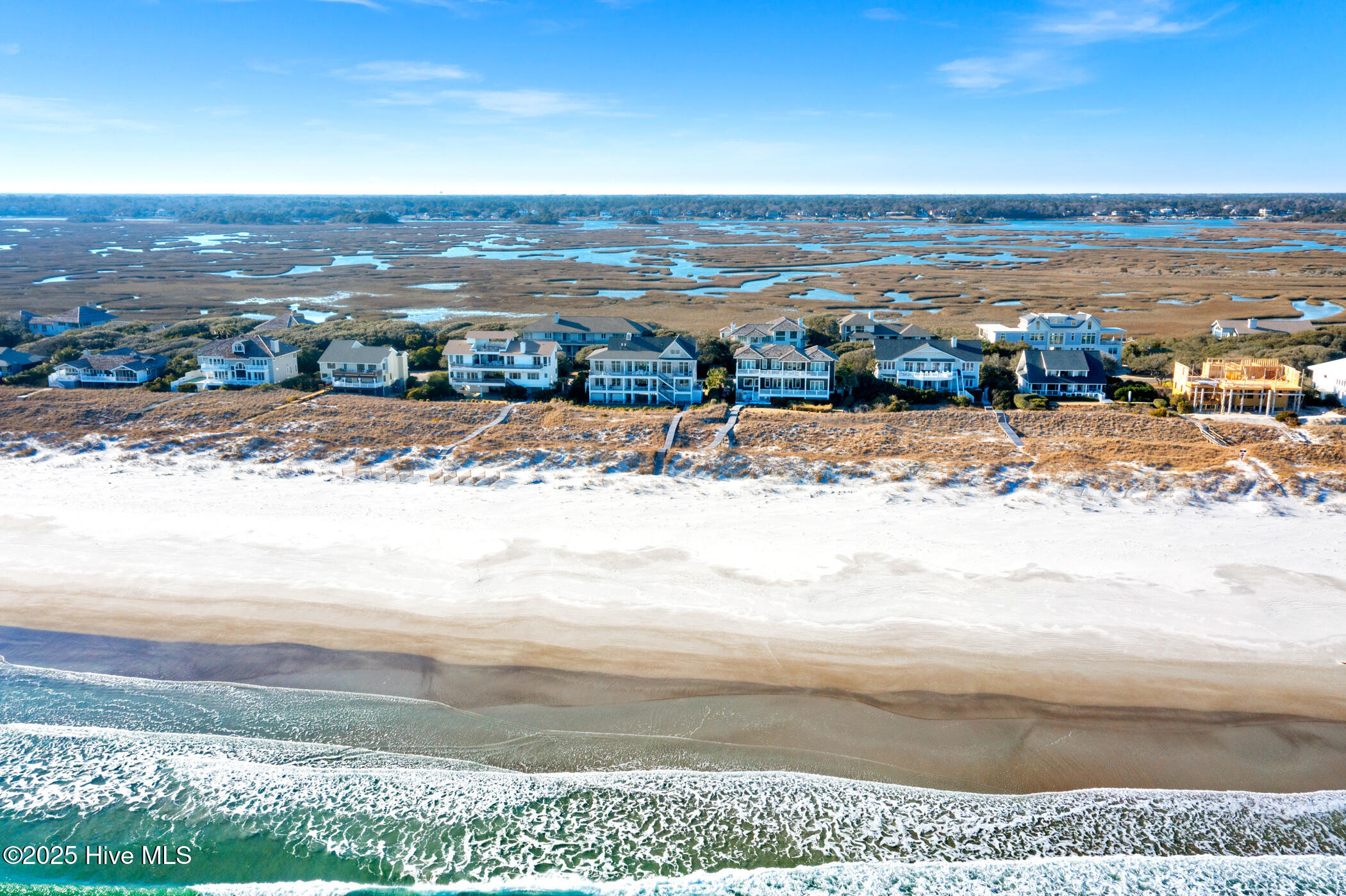 260 Beach Road N
