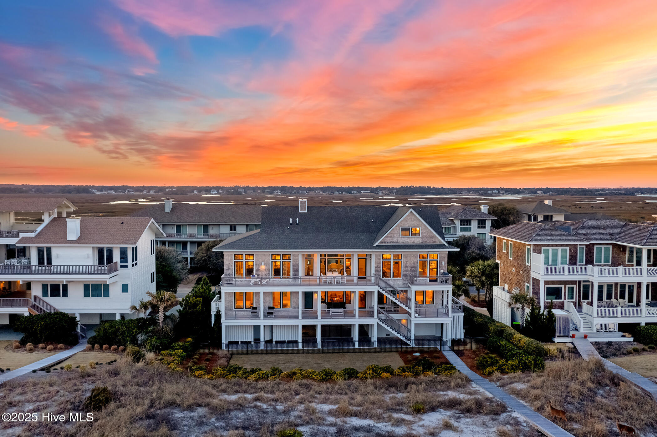 260 Beach Road N