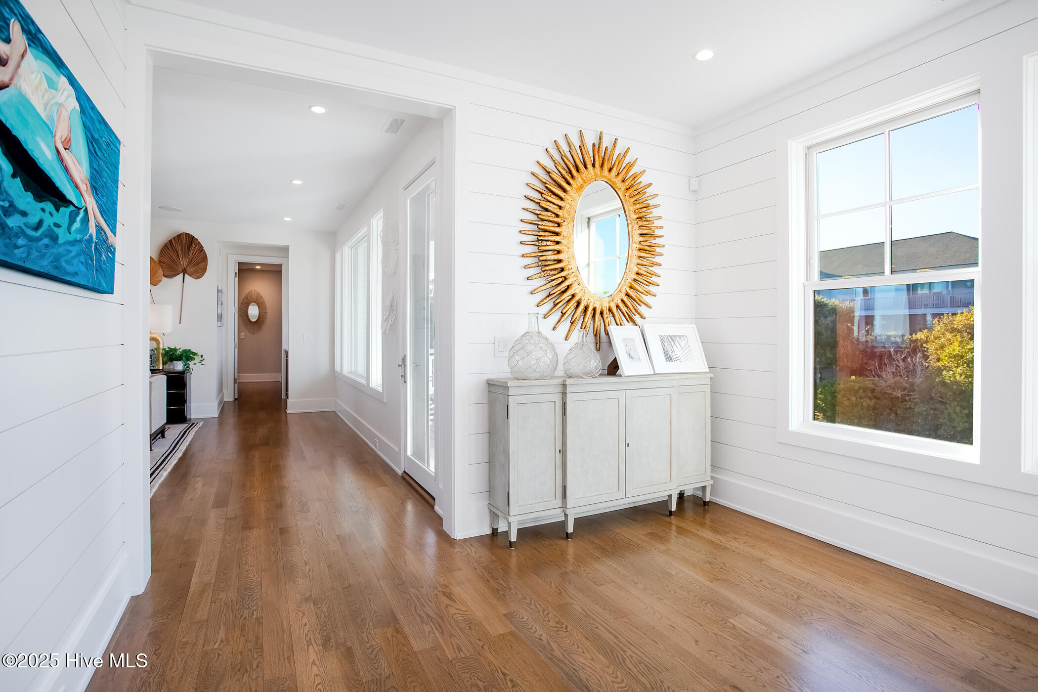 260 Beach Road N