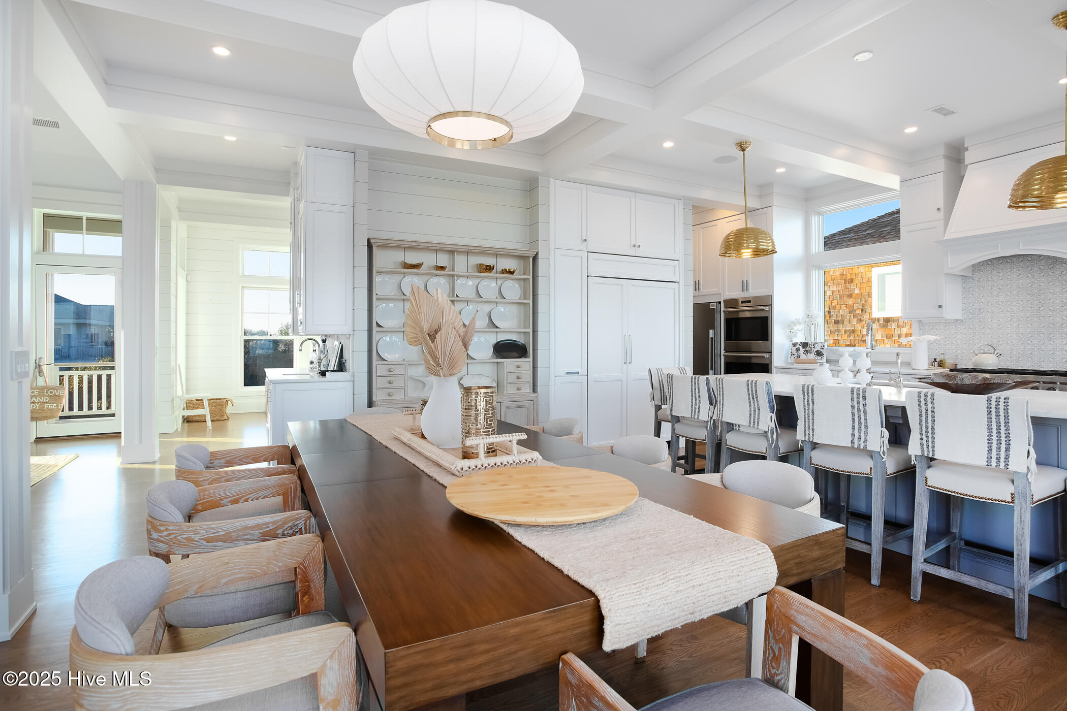 260 Beach Road N