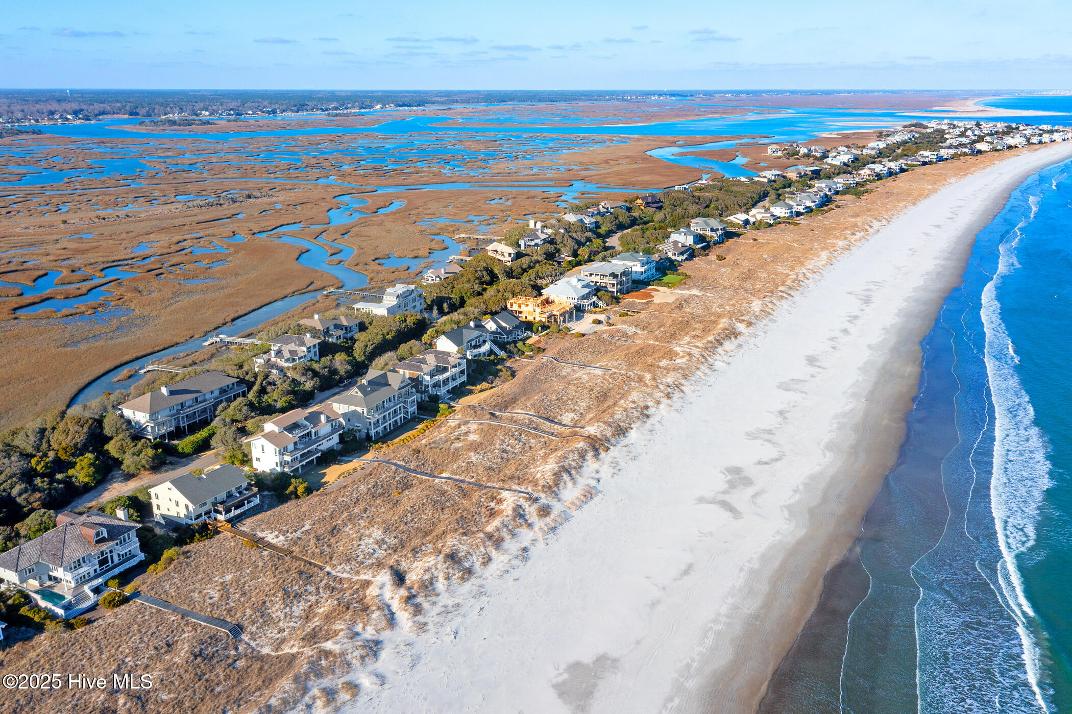 260 Beach Road N