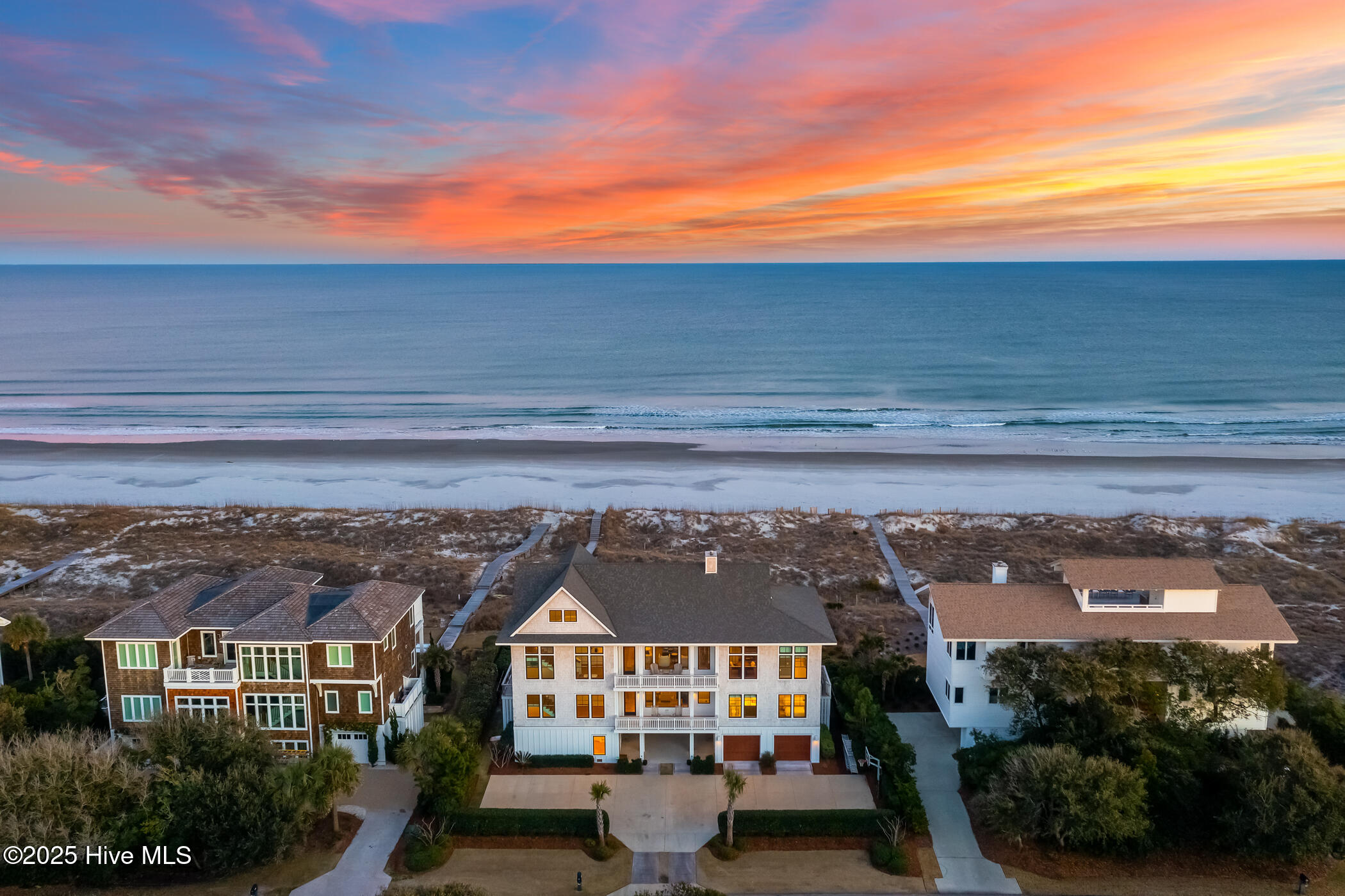 260 Beach Road N