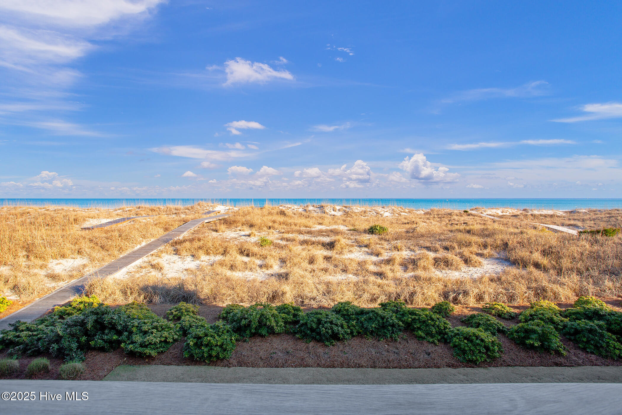 260 Beach Road N