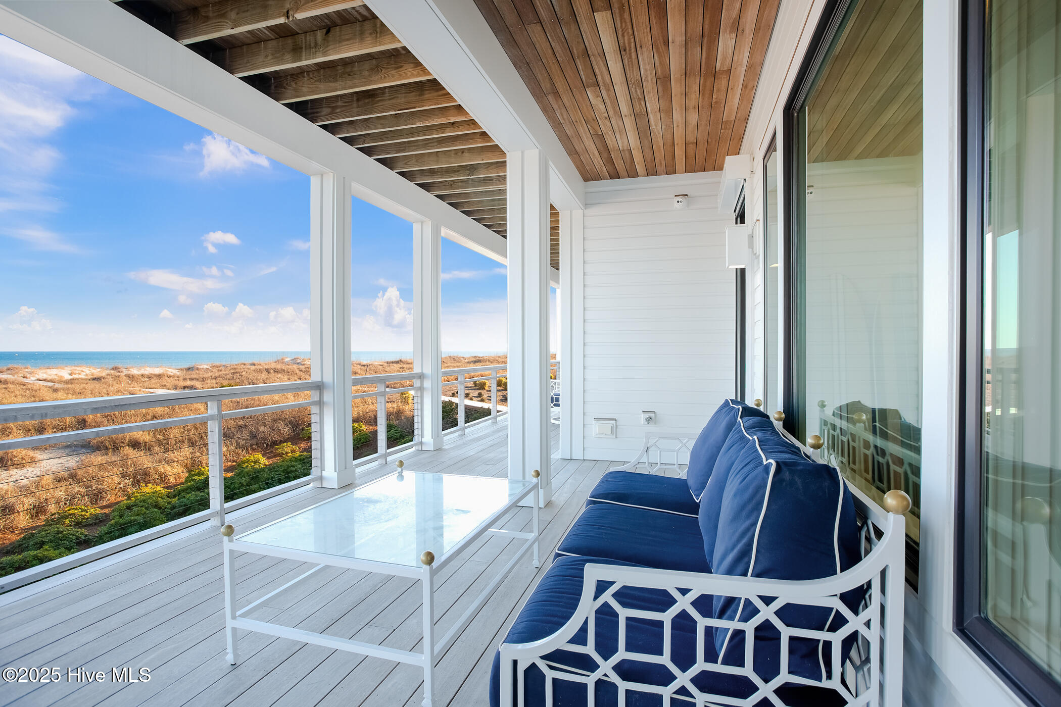 260 Beach Road N