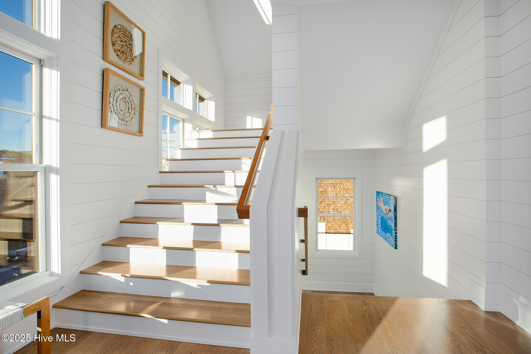 260 Beach Road N