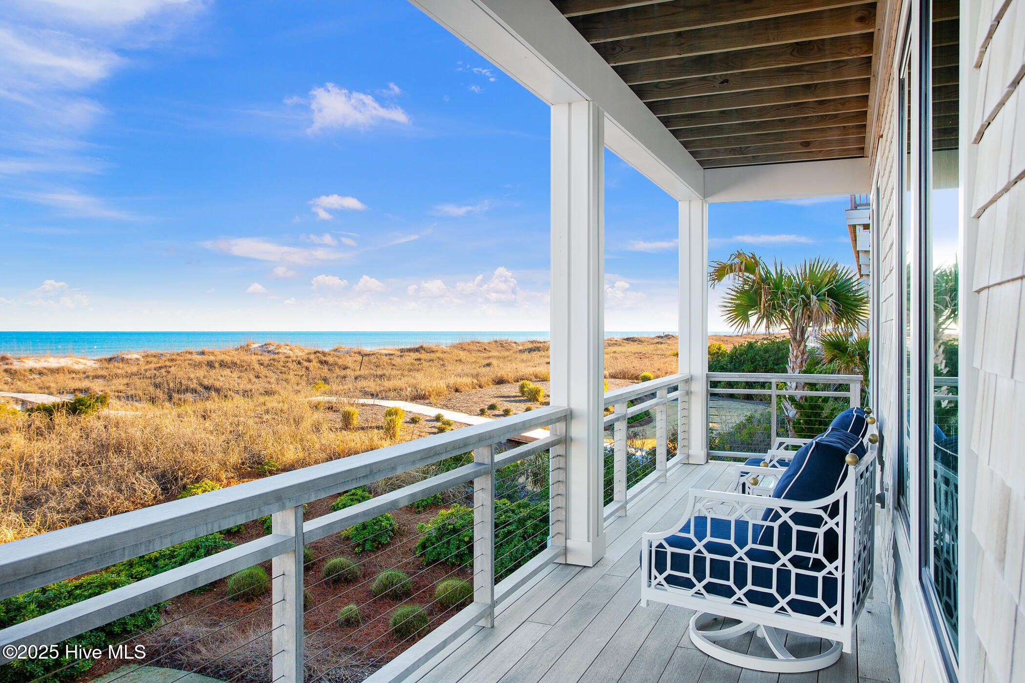 260 Beach Road N
