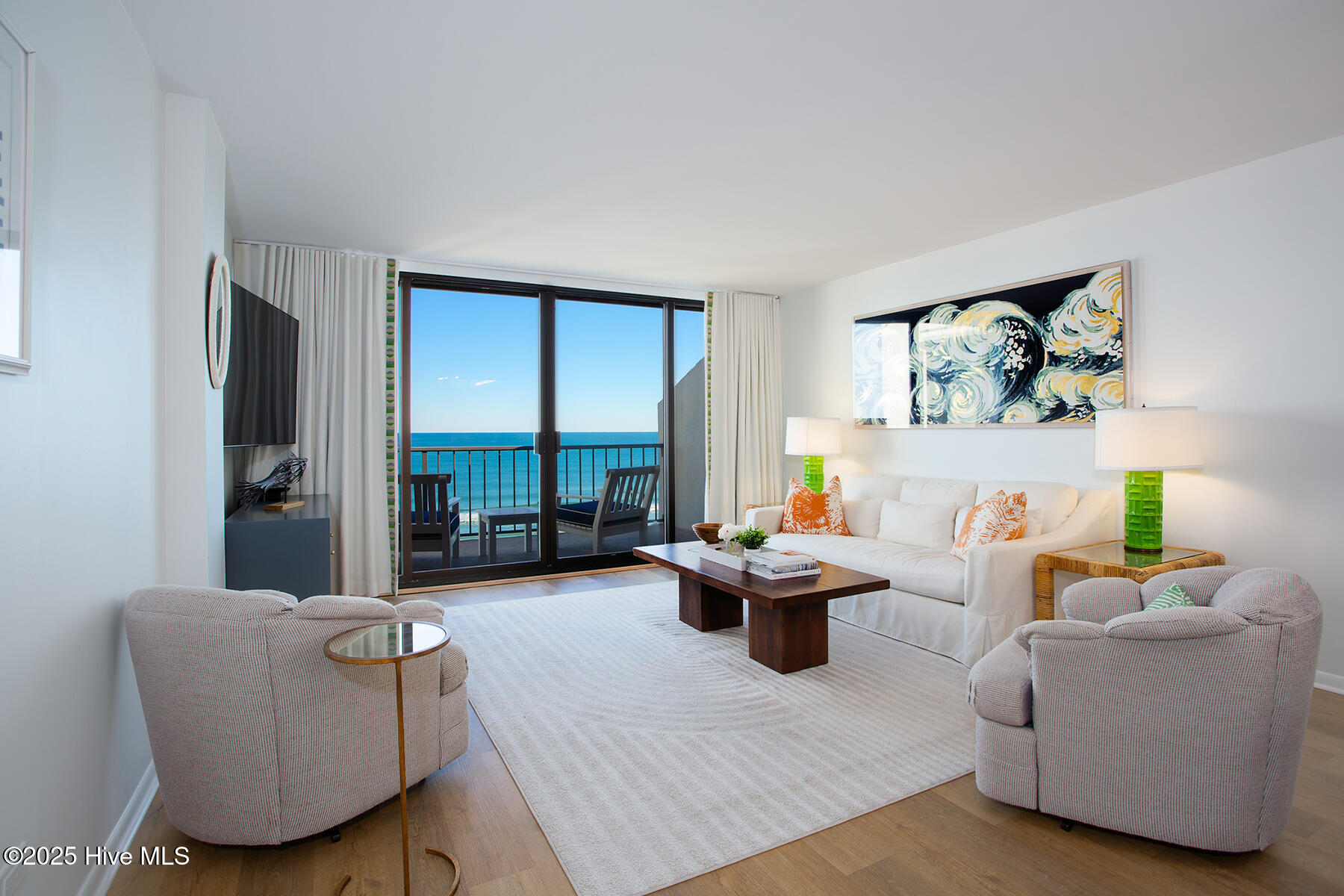 95 S Lumina Avenue, Unit 8f