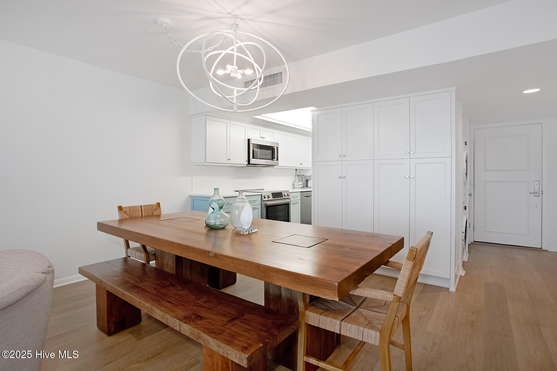 95 S Lumina Avenue, Unit 8f
