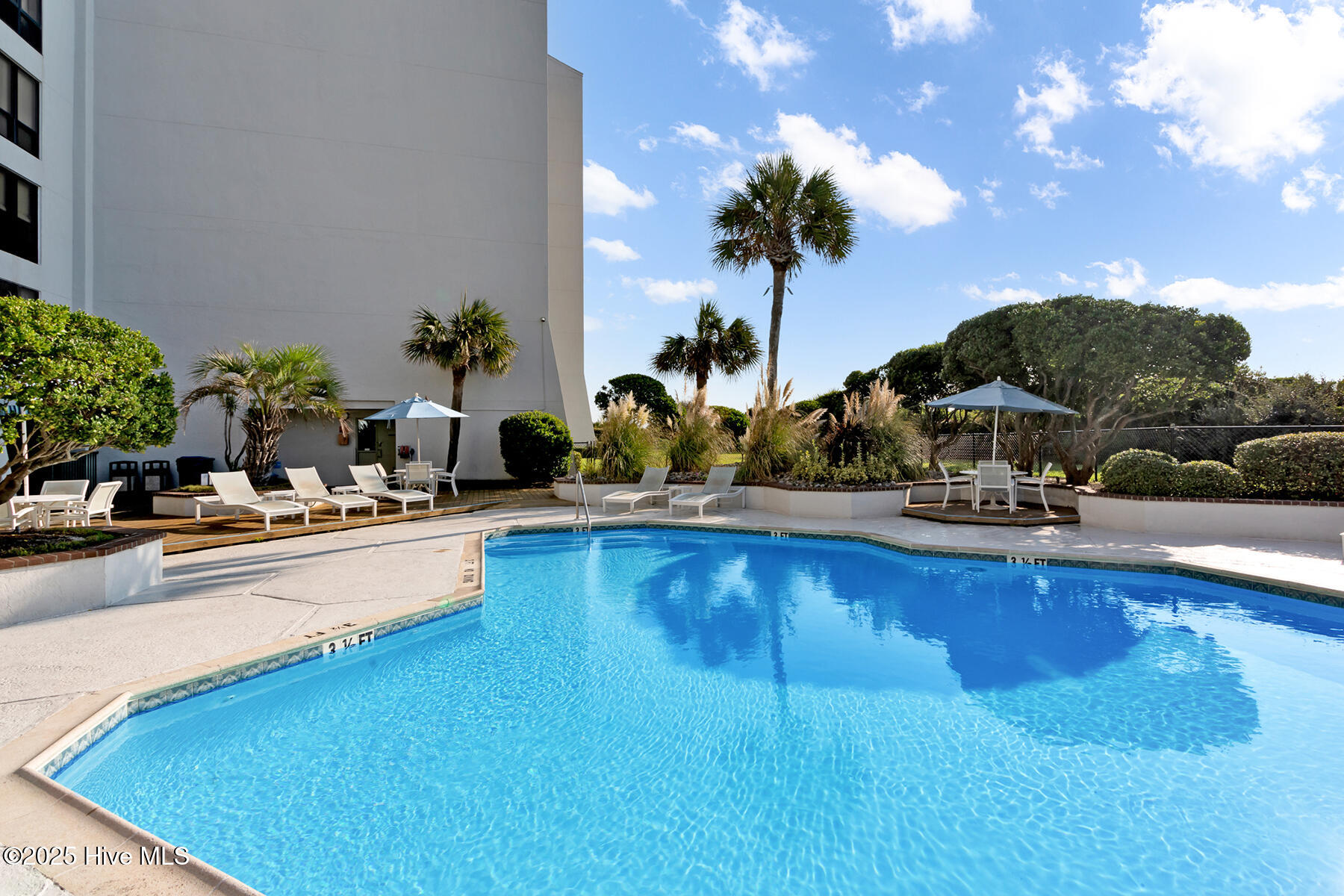 95 S Lumina Avenue, Unit 8f