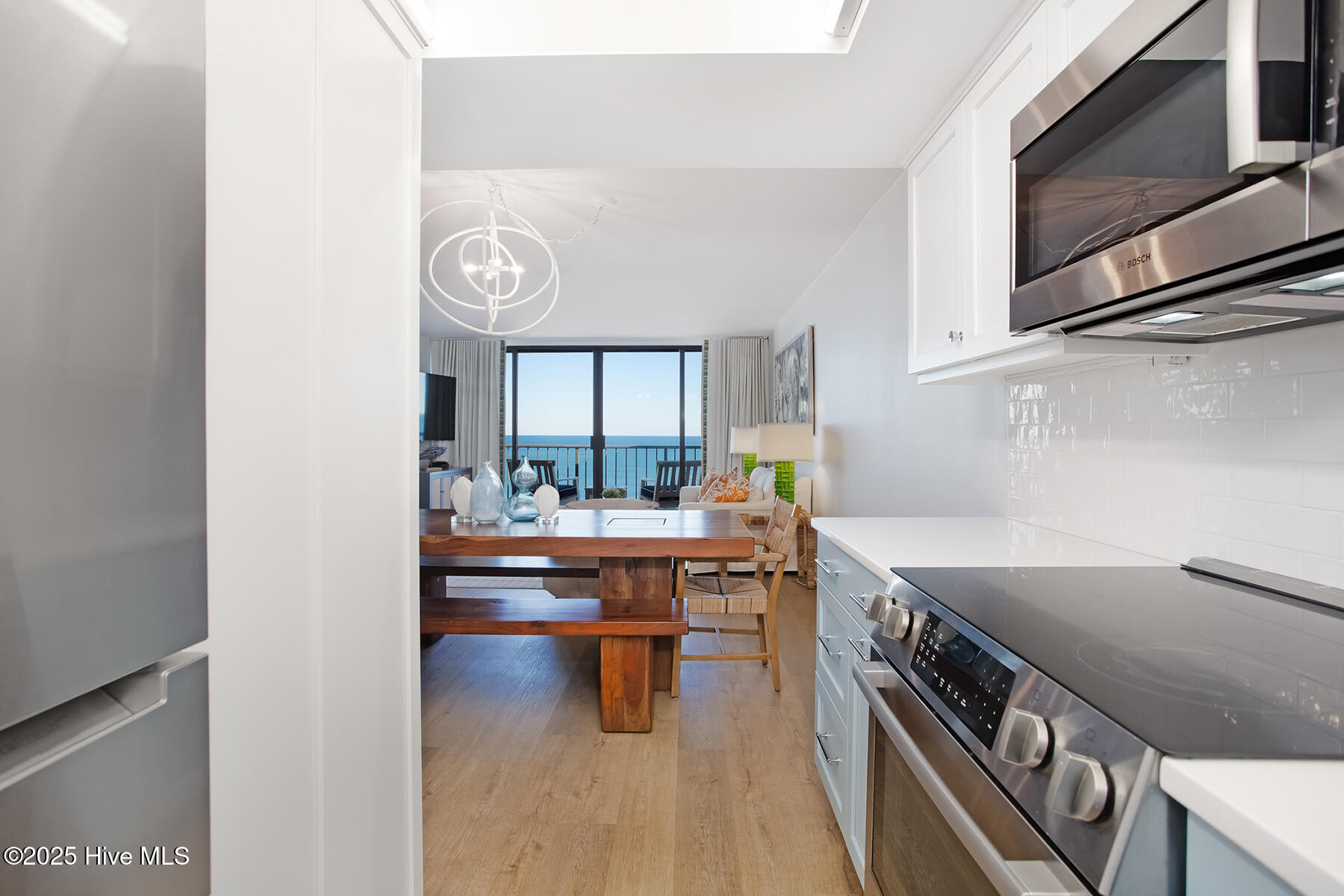 95 S Lumina Avenue, Unit 8f