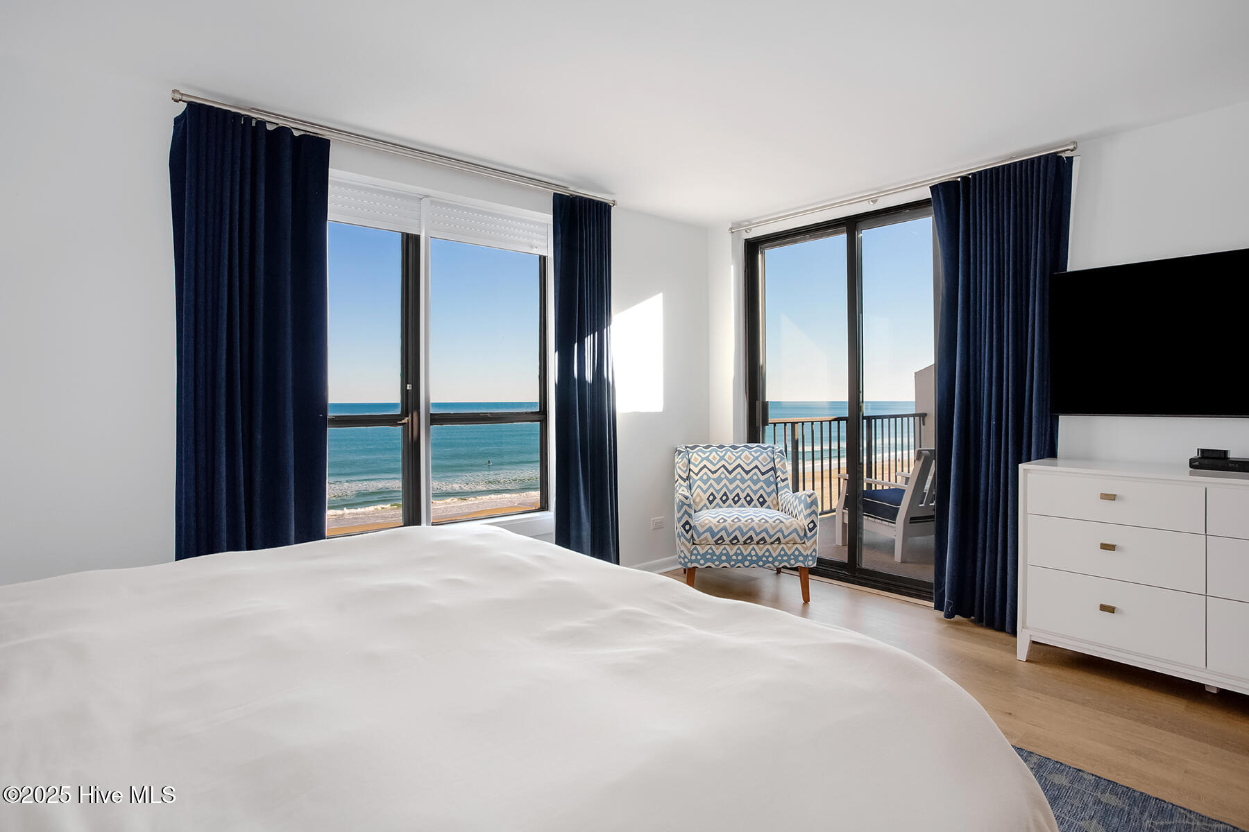 95 S Lumina Avenue, Unit 8f