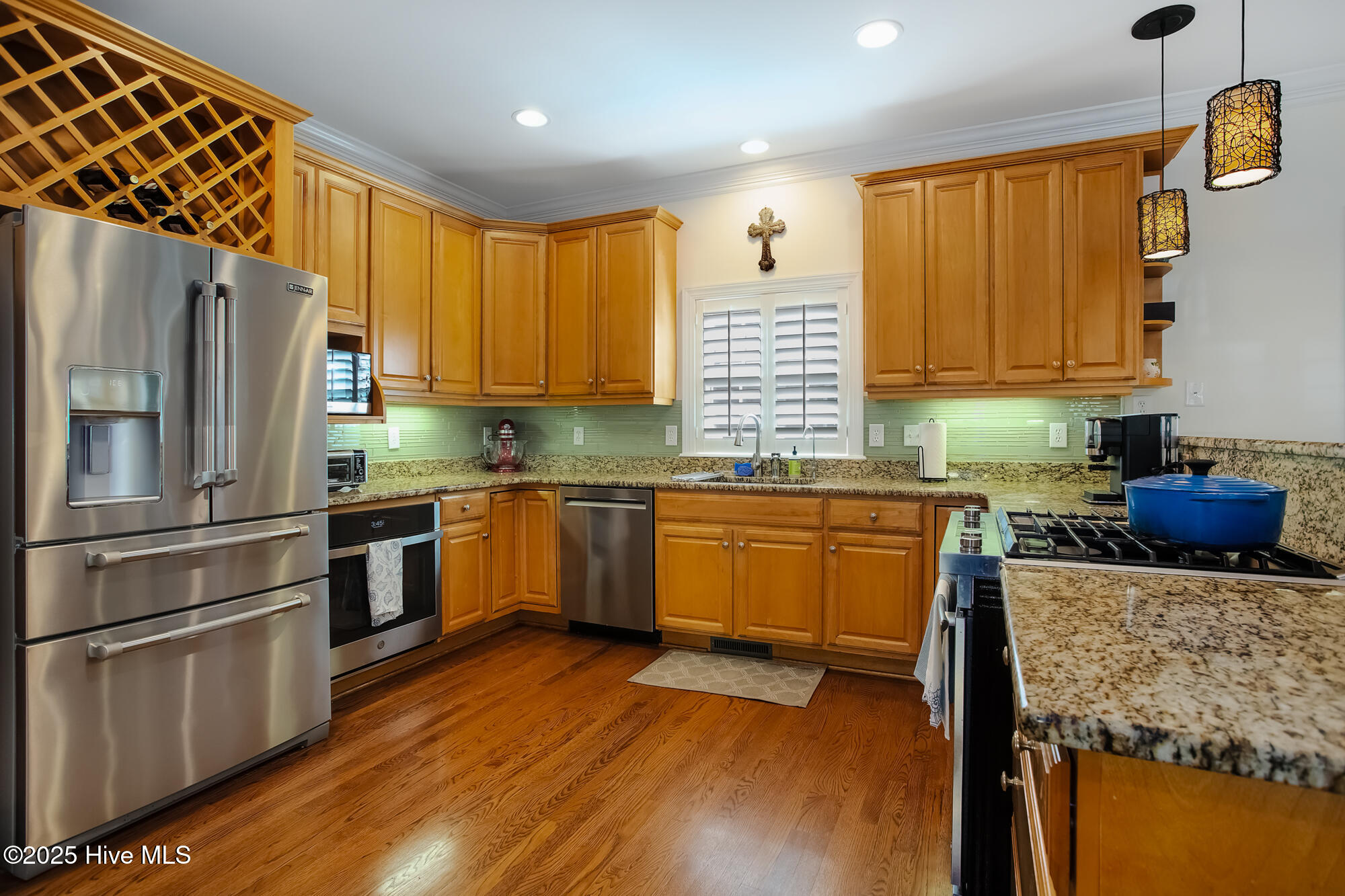 100 Edgewater Lane