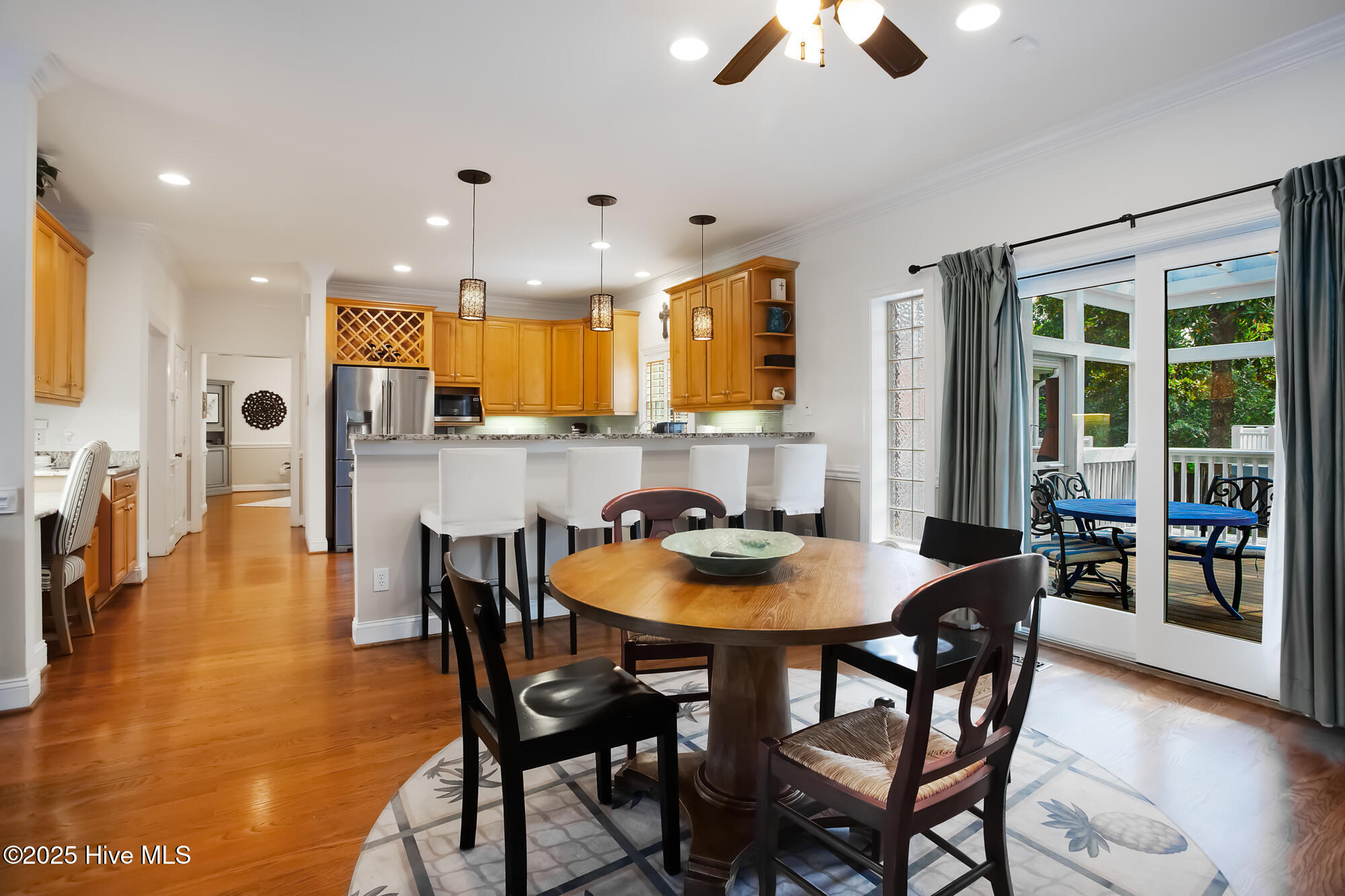 100 Edgewater Lane