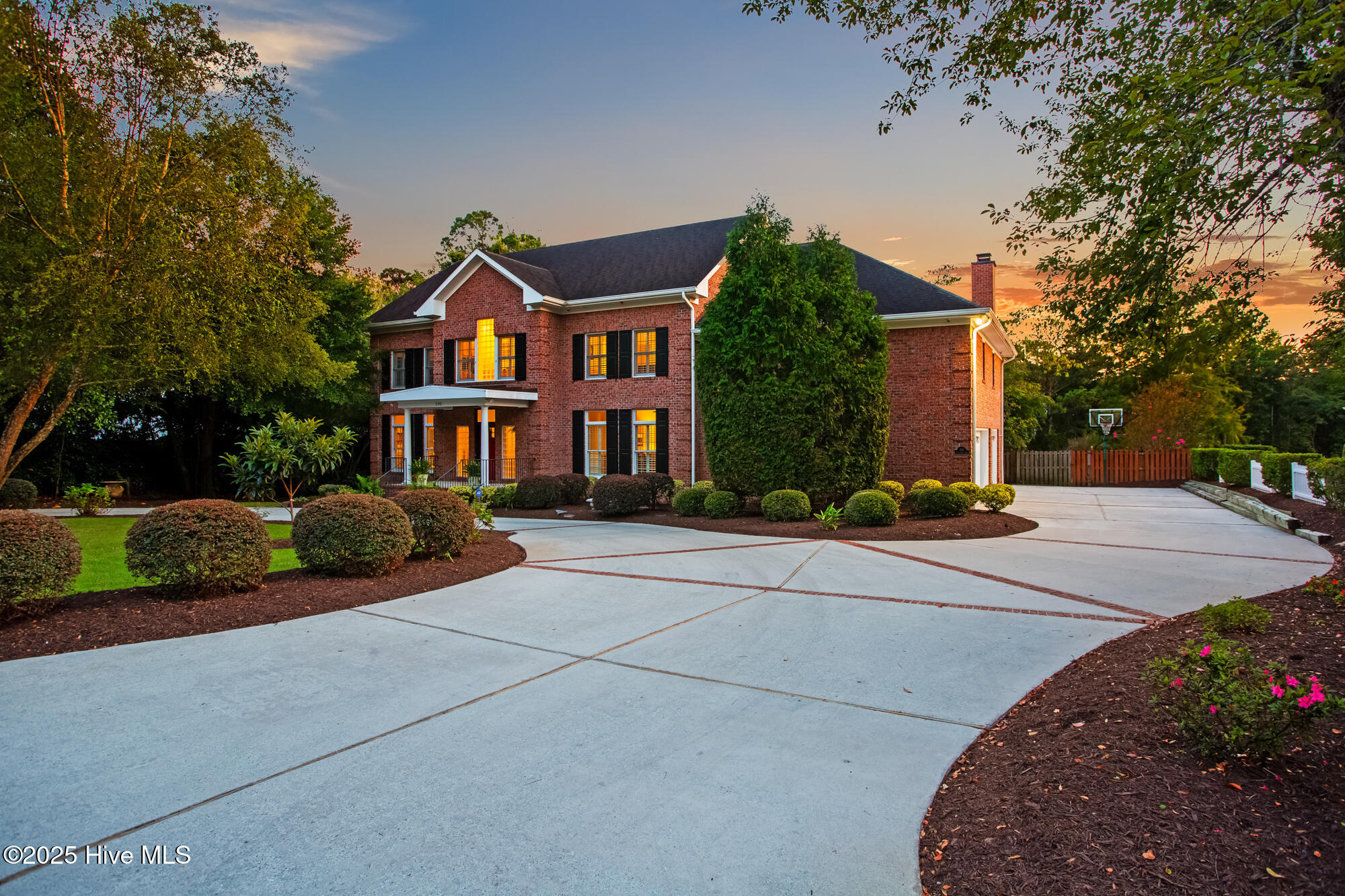100 Edgewater Lane